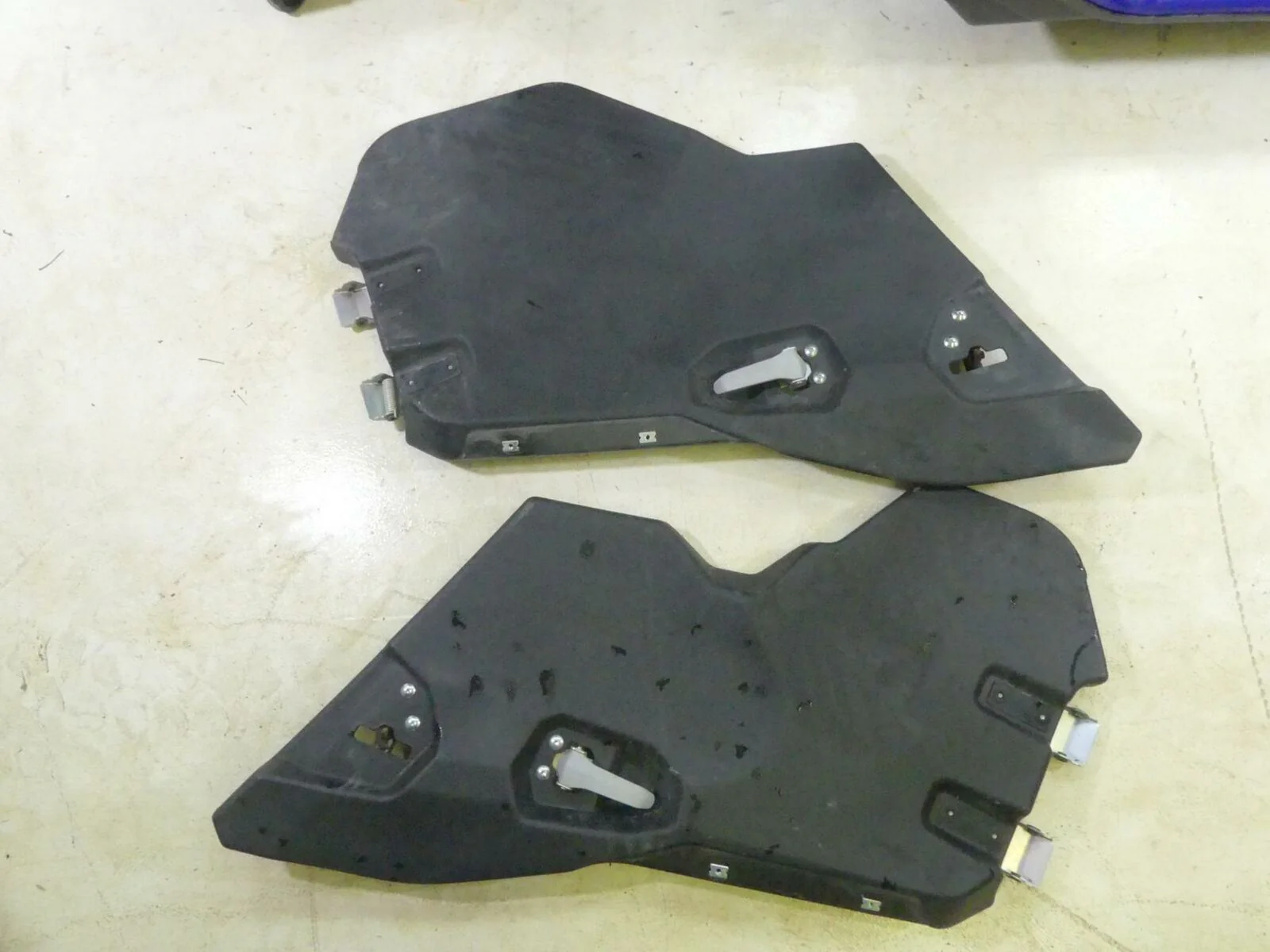 2017 Yamaha YXZ1000R EPS SS Bent Main Frame Slvg + Doors & Bed 2HC-F1110-21-00 - Image 3
