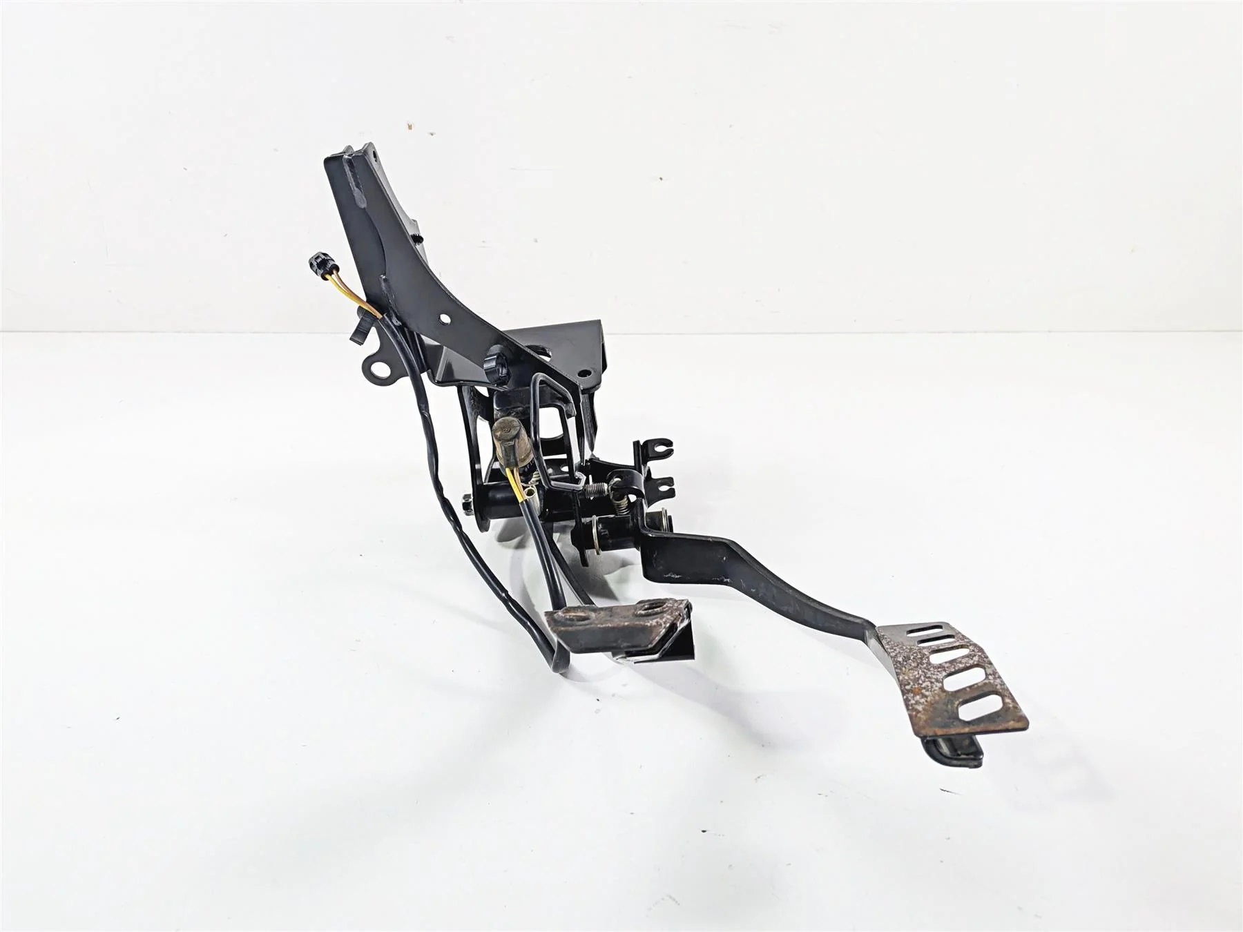 2017 Yamaha YXZ1000R EPS SS Foot Brake Accelerate Pedal Set B57-F2548-00-00 - Image 2