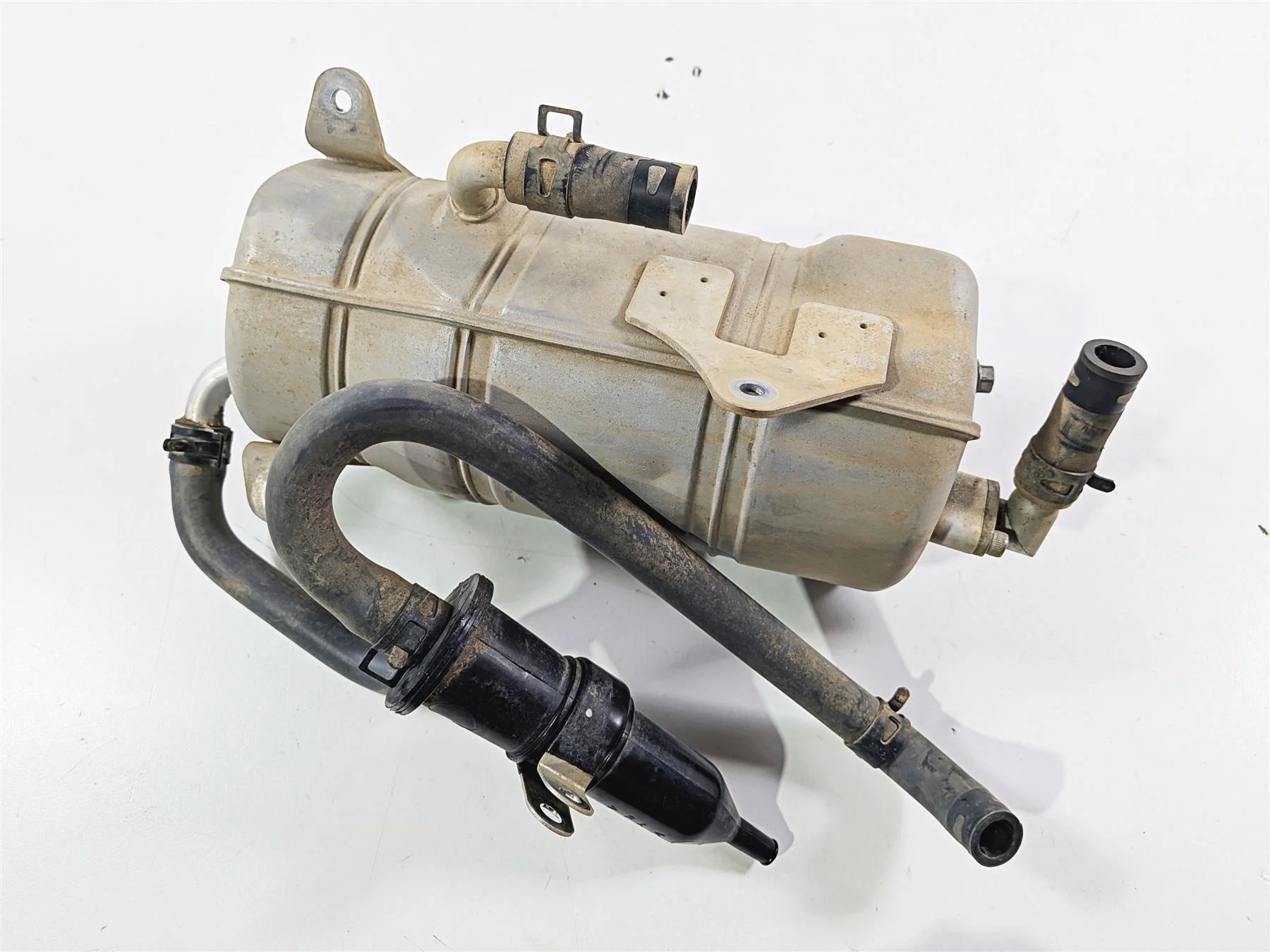 2017 Yamaha YXZ1000R EPS SS Oil Tank Reservoir 2HC-21751-00-00 - Image 10