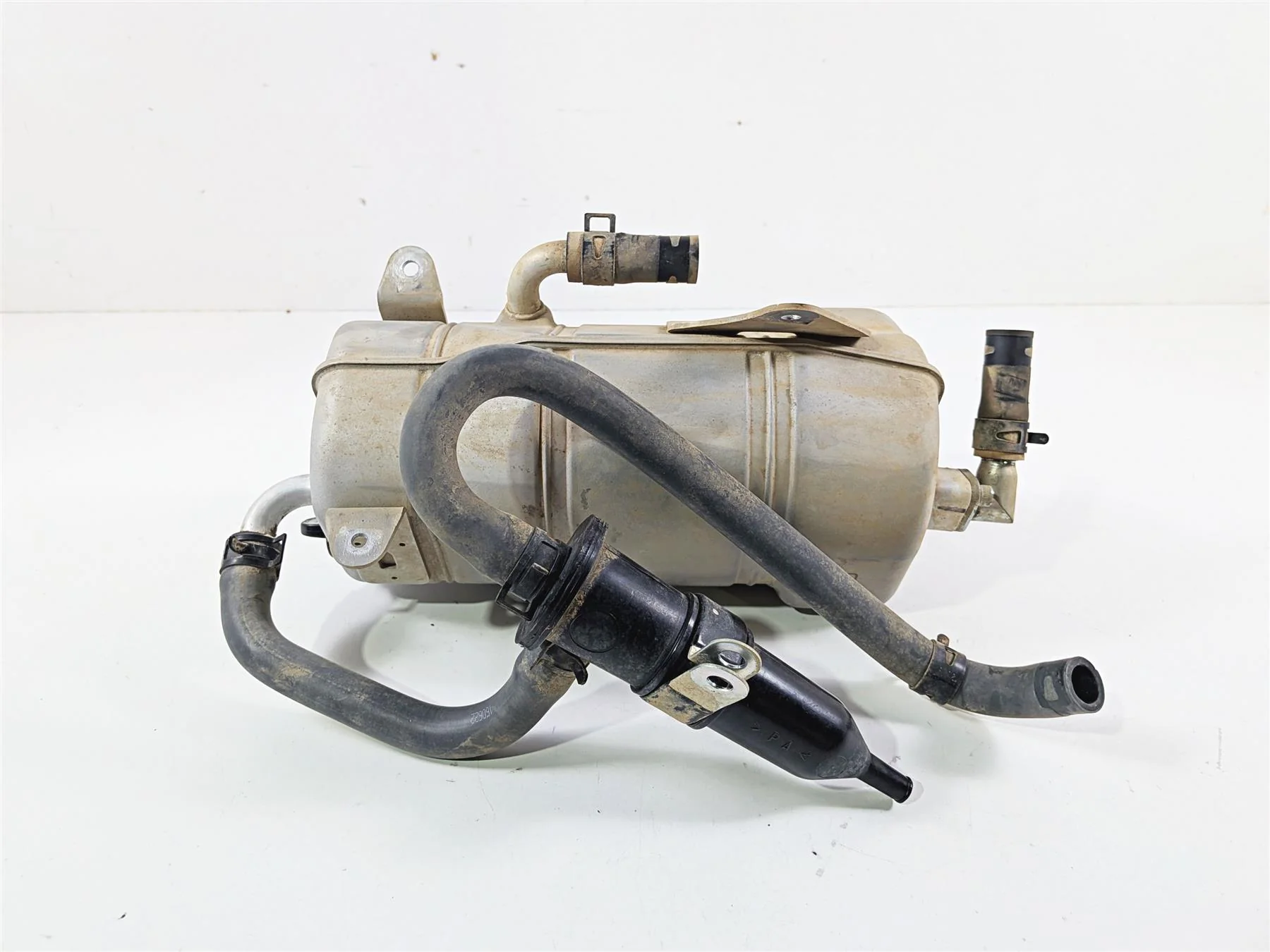 2017 Yamaha YXZ1000R EPS SS Oil Tank Reservoir 2HC-21751-00-00 - Image 2