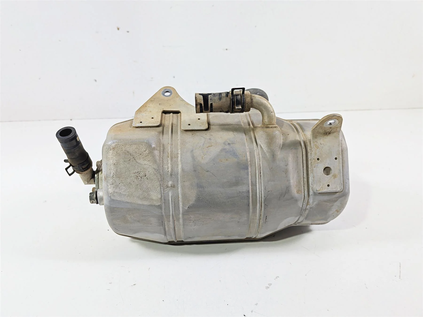 2017 Yamaha YXZ1000R EPS SS Oil Tank Reservoir 2HC-21751-00-00 - Image 4