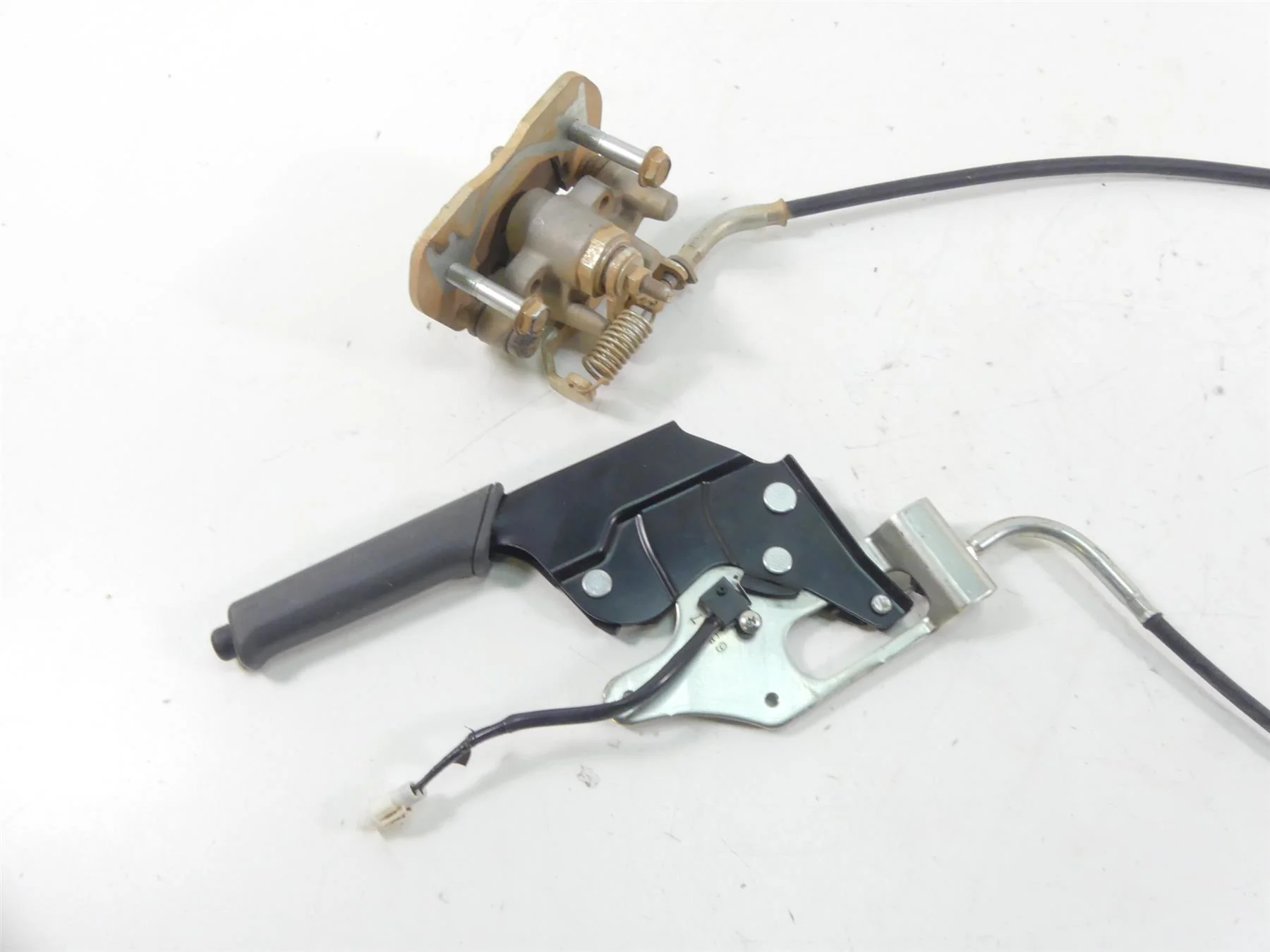 2017 Yamaha YXZ1000R EPS SS Park Hand Brake + Cable & Caliper 1XD-F5690-00-00 - Image 3