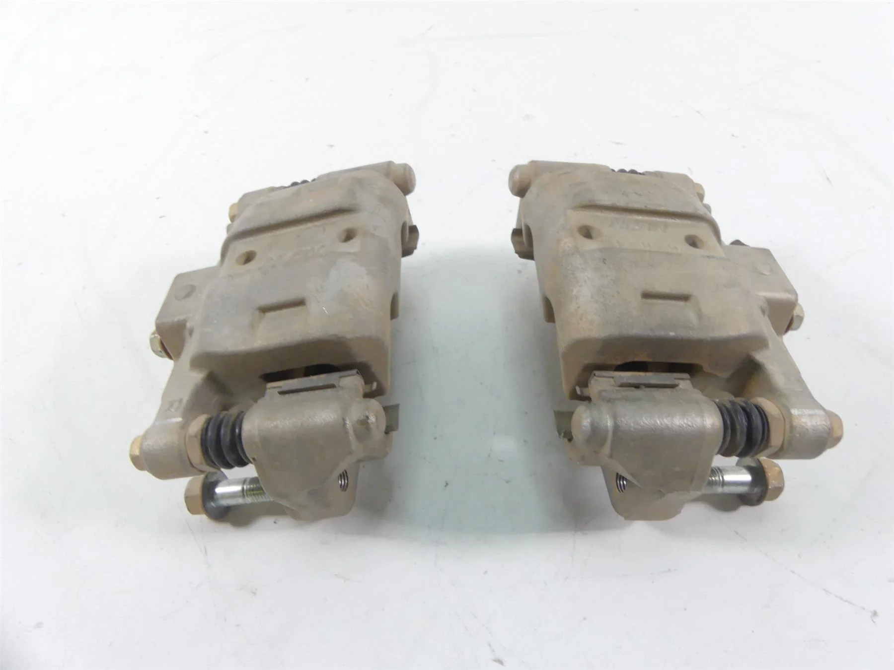 2017 Yamaha YXZ1000R EPS SS Rear Nissin Brake Caliper Set 2HC-2580V-00-00 - Image 4