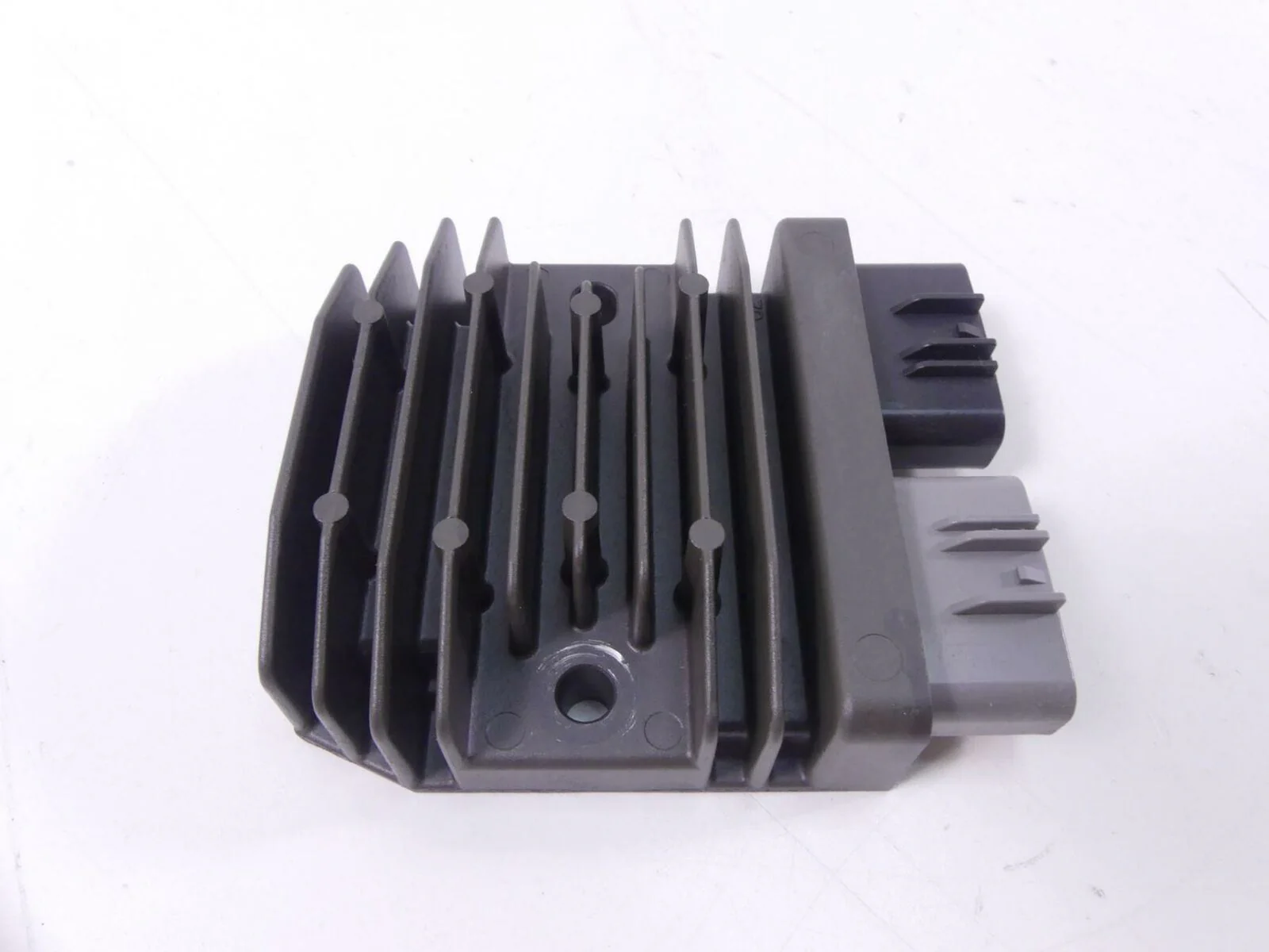 2017 Yamaha YXZ1000R EPS SS Rectifier Voltage Regulator 1D7-81960-01-00 - Image 4