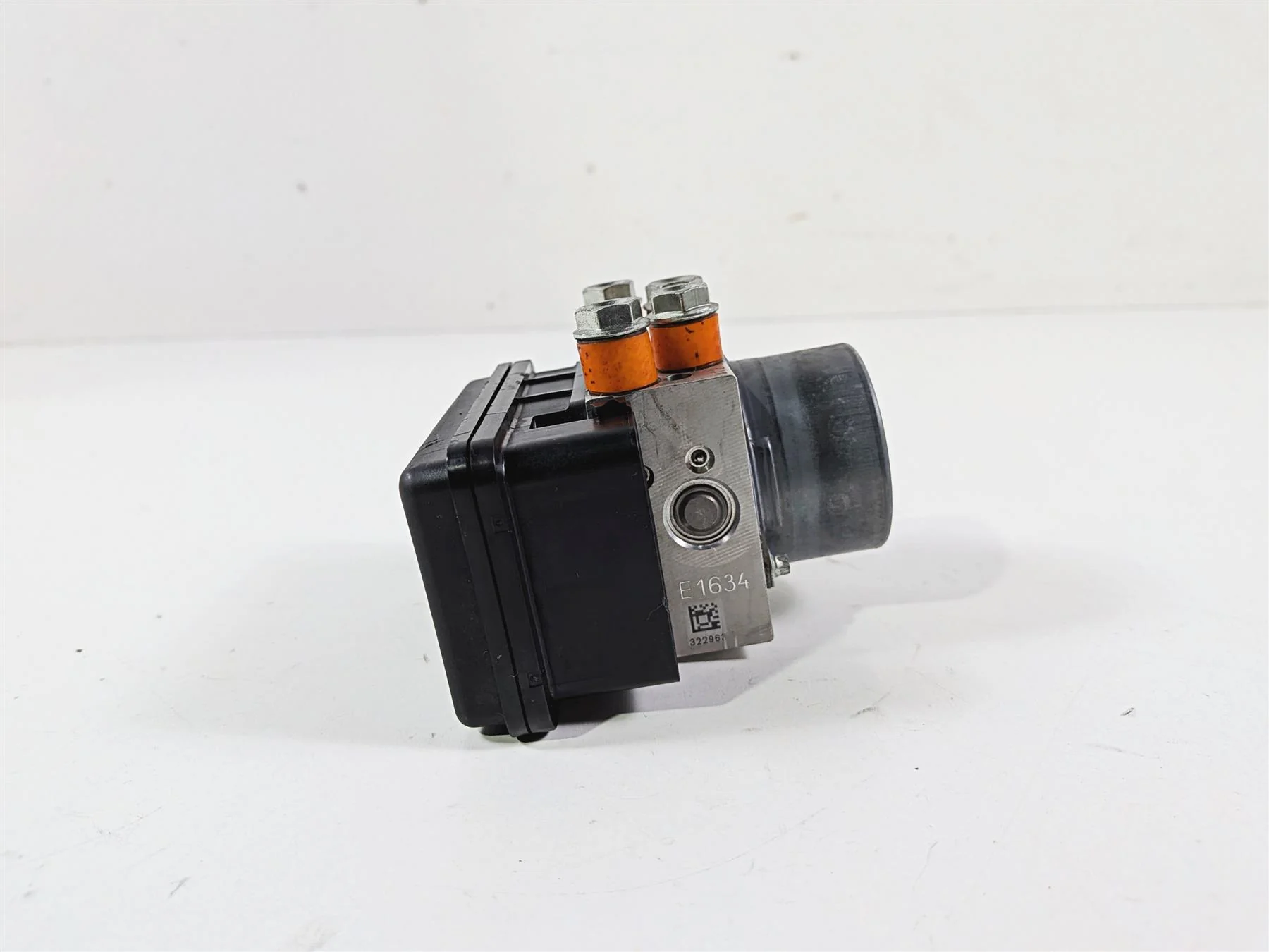 2018 Aprilia RSV4 RR Abs Brake Pump Unit Module 2D000265 2D000264 - Image 4