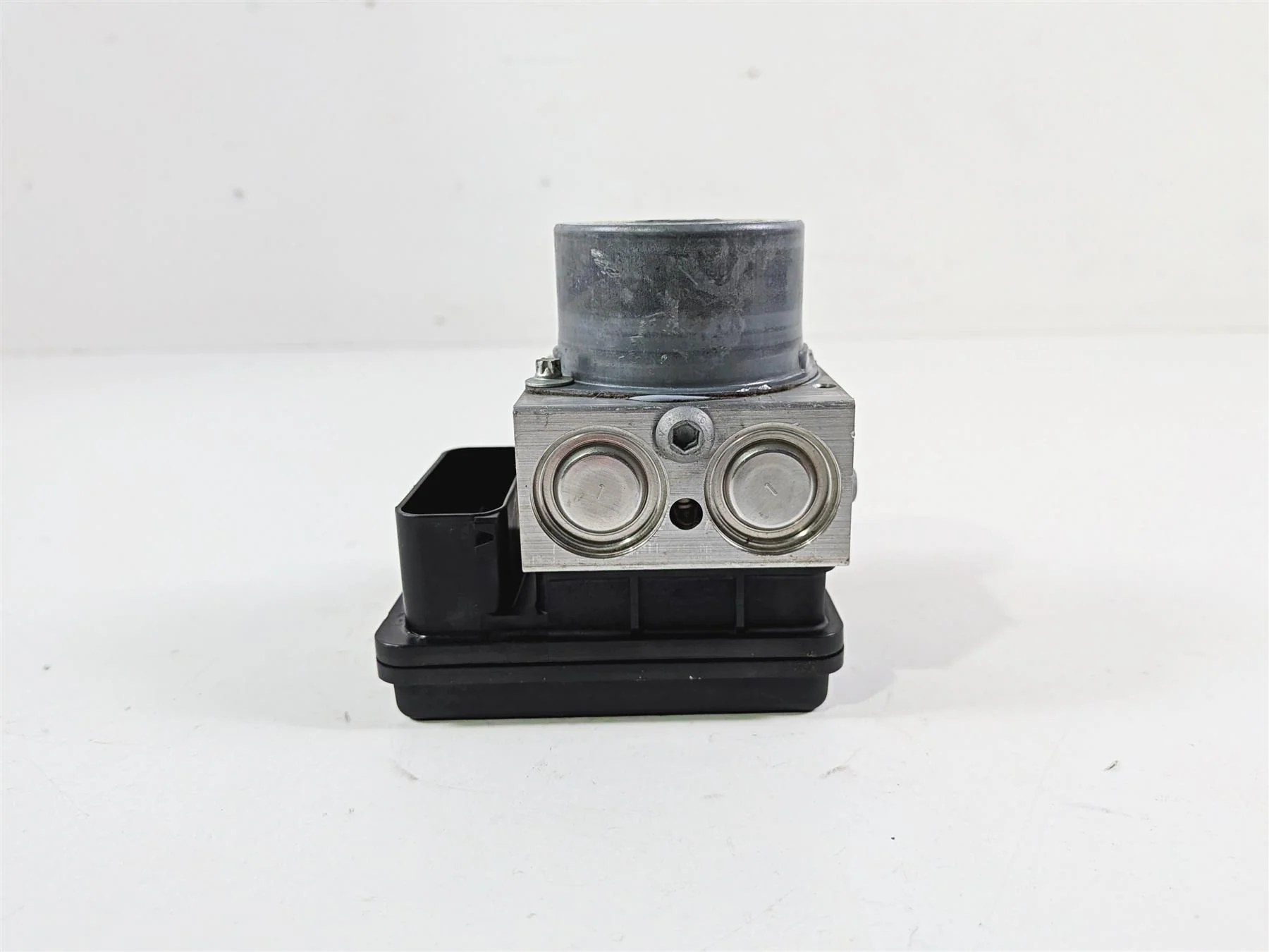 2018 Aprilia RSV4 RR Abs Brake Pump Unit Module 2D000265 2D000264 - Image 7