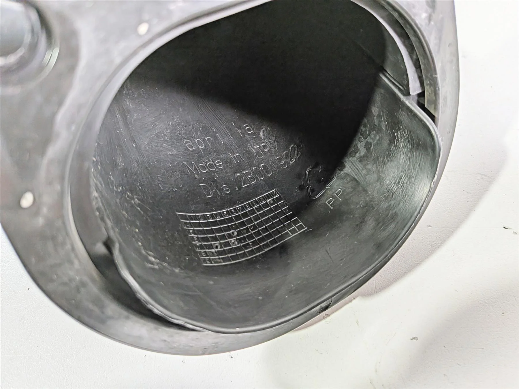 2018 Aprilia RSV4 RR Air Intake Scoop Ram Set 2B001921 858818 2B001922 858907 - Image 8