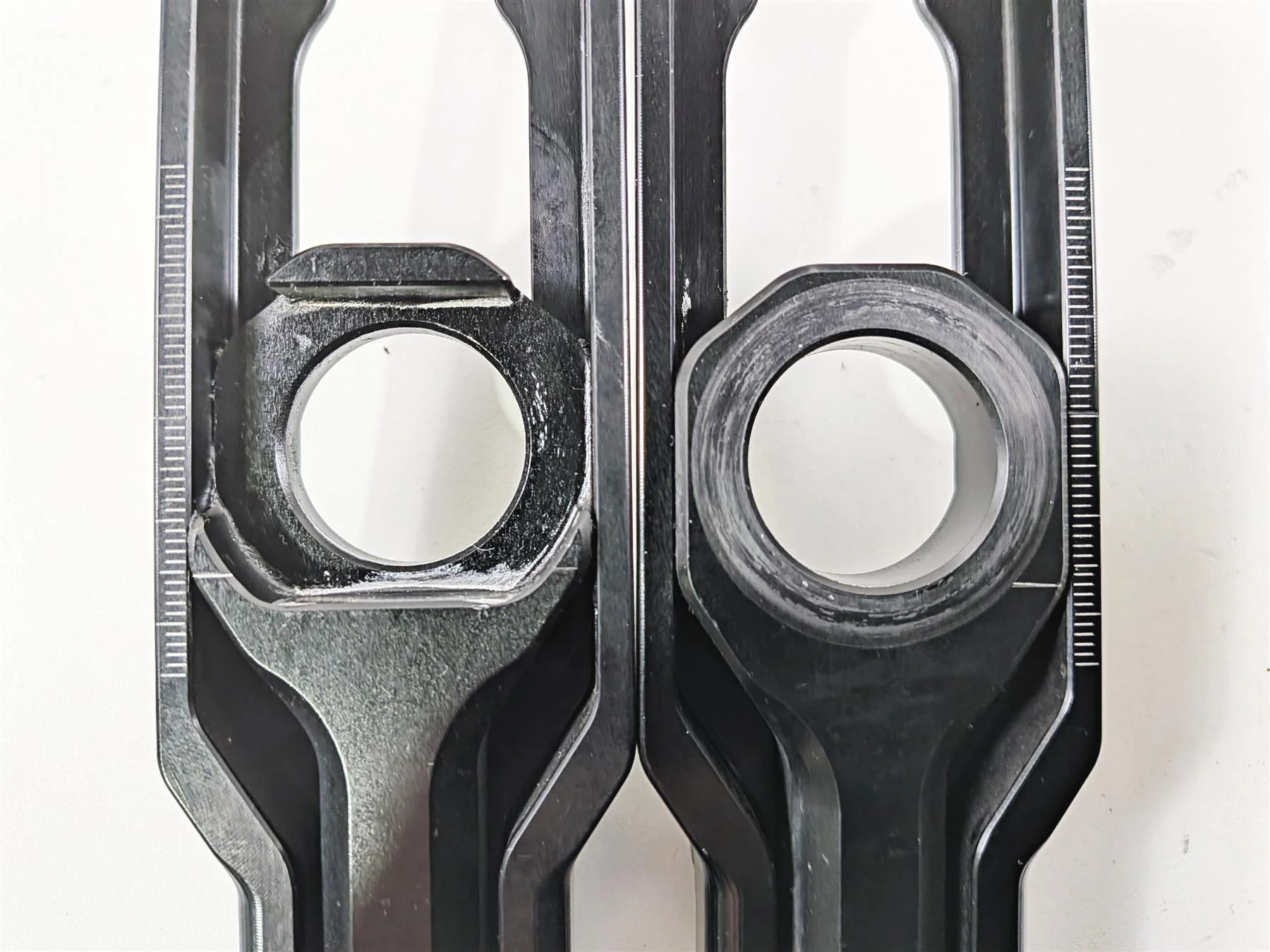 2018 Aprilia RSV4 RR Bonamici Racing Chain Adjusters Black CODE CHAD04_BK - Image 9