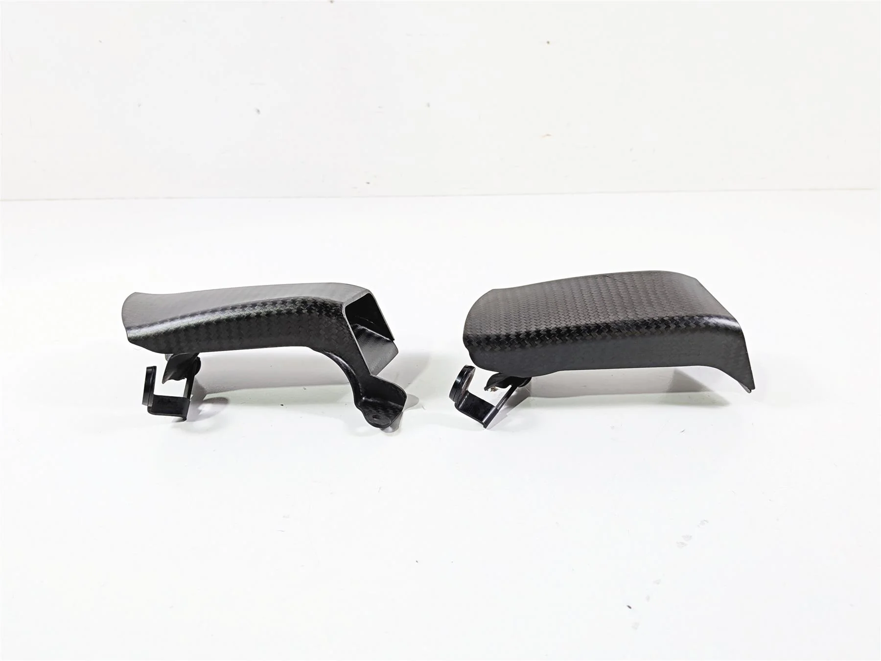 2018 Aprilia RSV4 RR Carbon Fiber Caliper Air Inlet 2B005507 2B005506 - Image 4