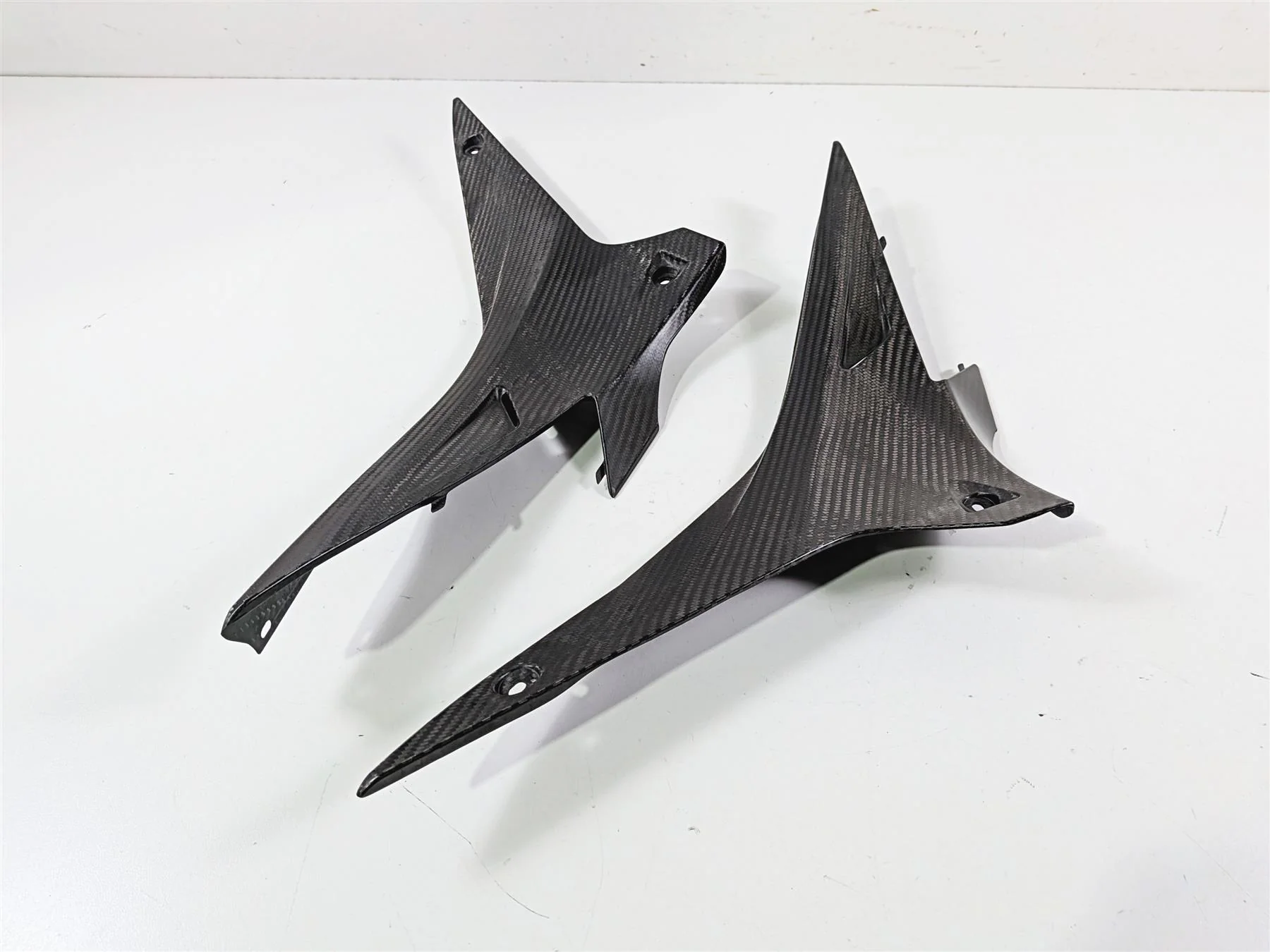 2018 Aprilia RSV4 RR Carbon Fiber Tank Triangle Fairing Covers Set 2B005961 - Image 3
