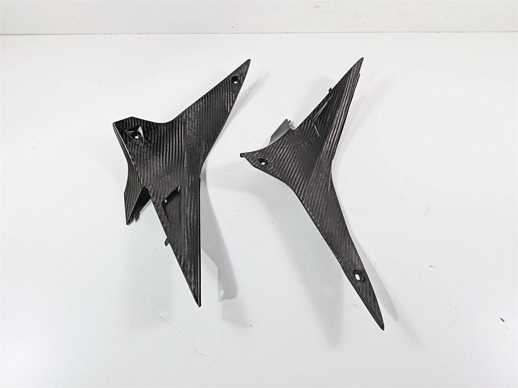 2018 Aprilia RSV4 RR Carbon Fiber Tank Triangle Fairing Covers Set 2B005961 - Image 5