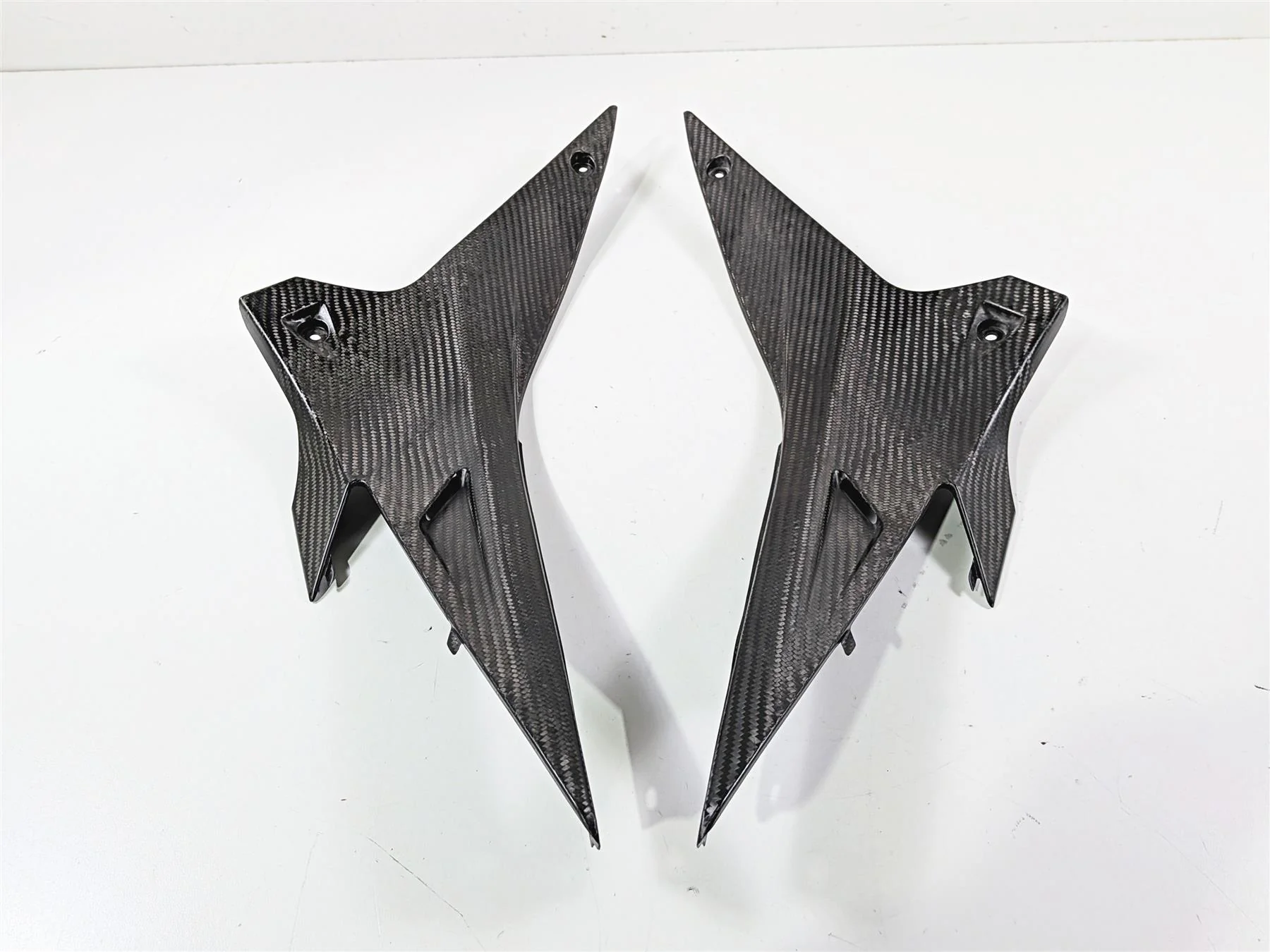 2018 Aprilia RSV4 RR Carbon Fiber Tank Triangle Fairing Covers Set 2B005961 - Image 6