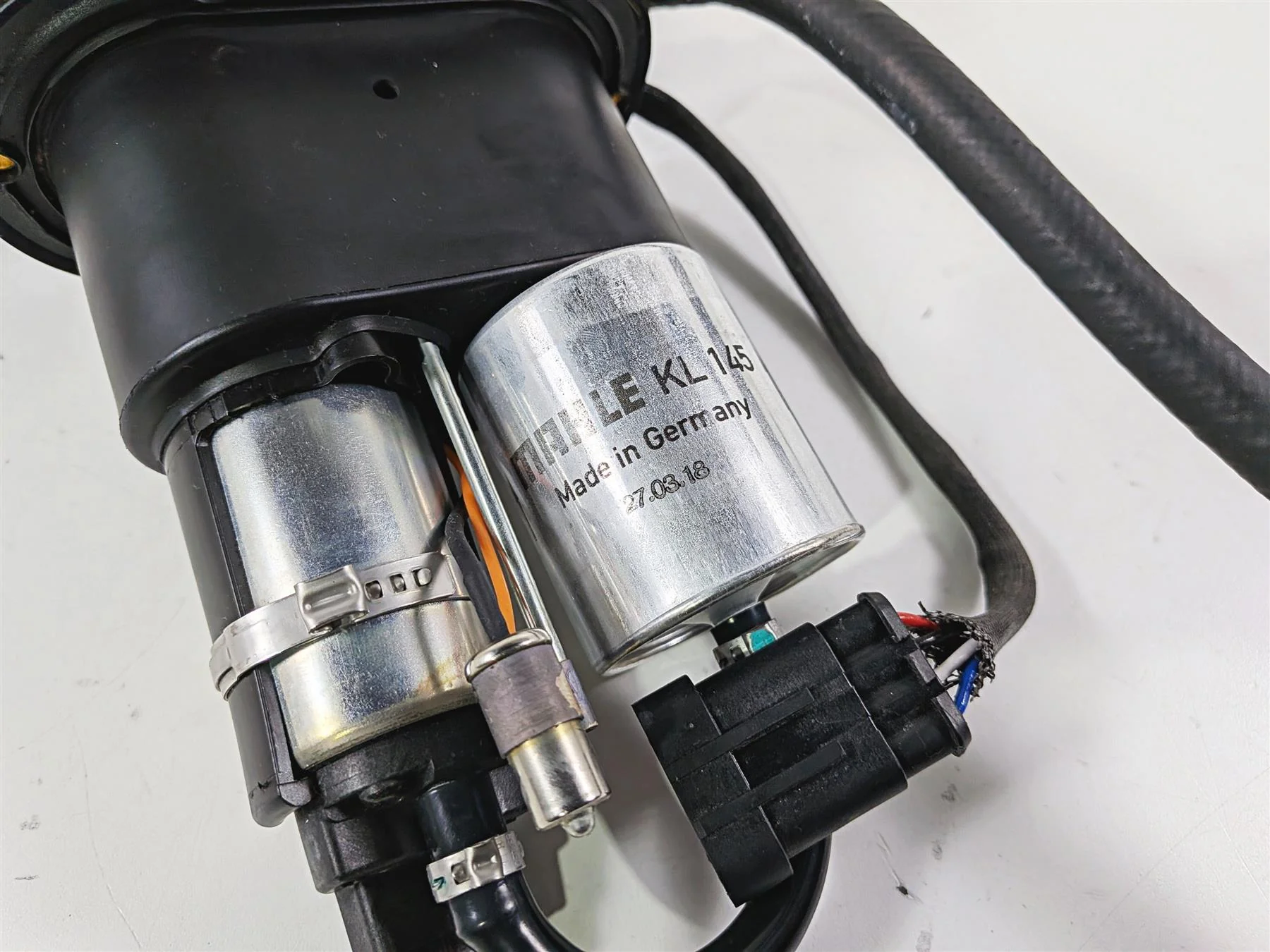 2018 Aprilia RSV4 RR Fuel Gas Petrol Pump -Tested B043925 - Image 3
