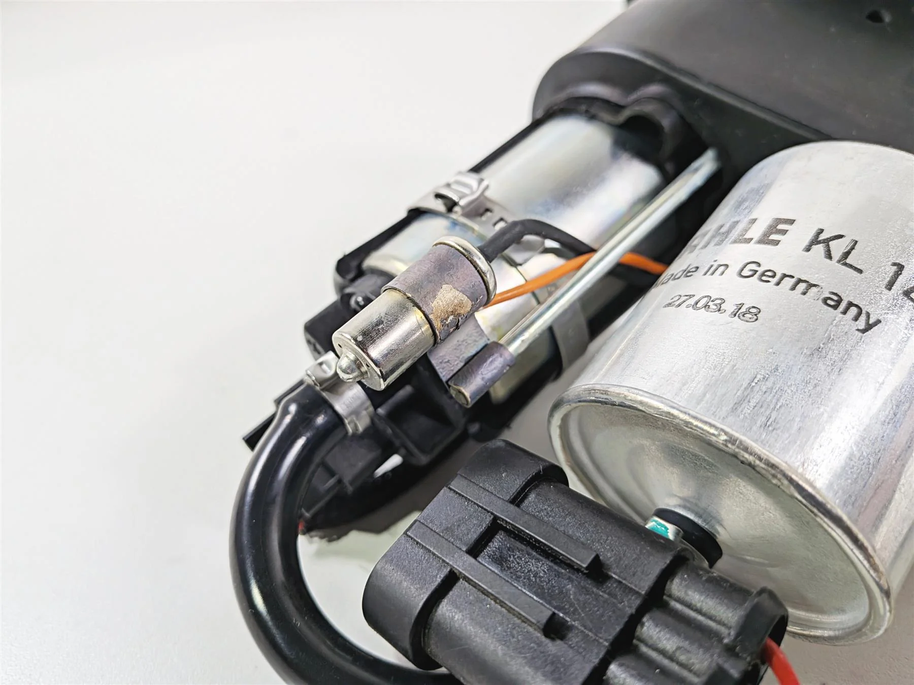 2018 Aprilia RSV4 RR Fuel Gas Petrol Pump -Tested B043925 - Image 4
