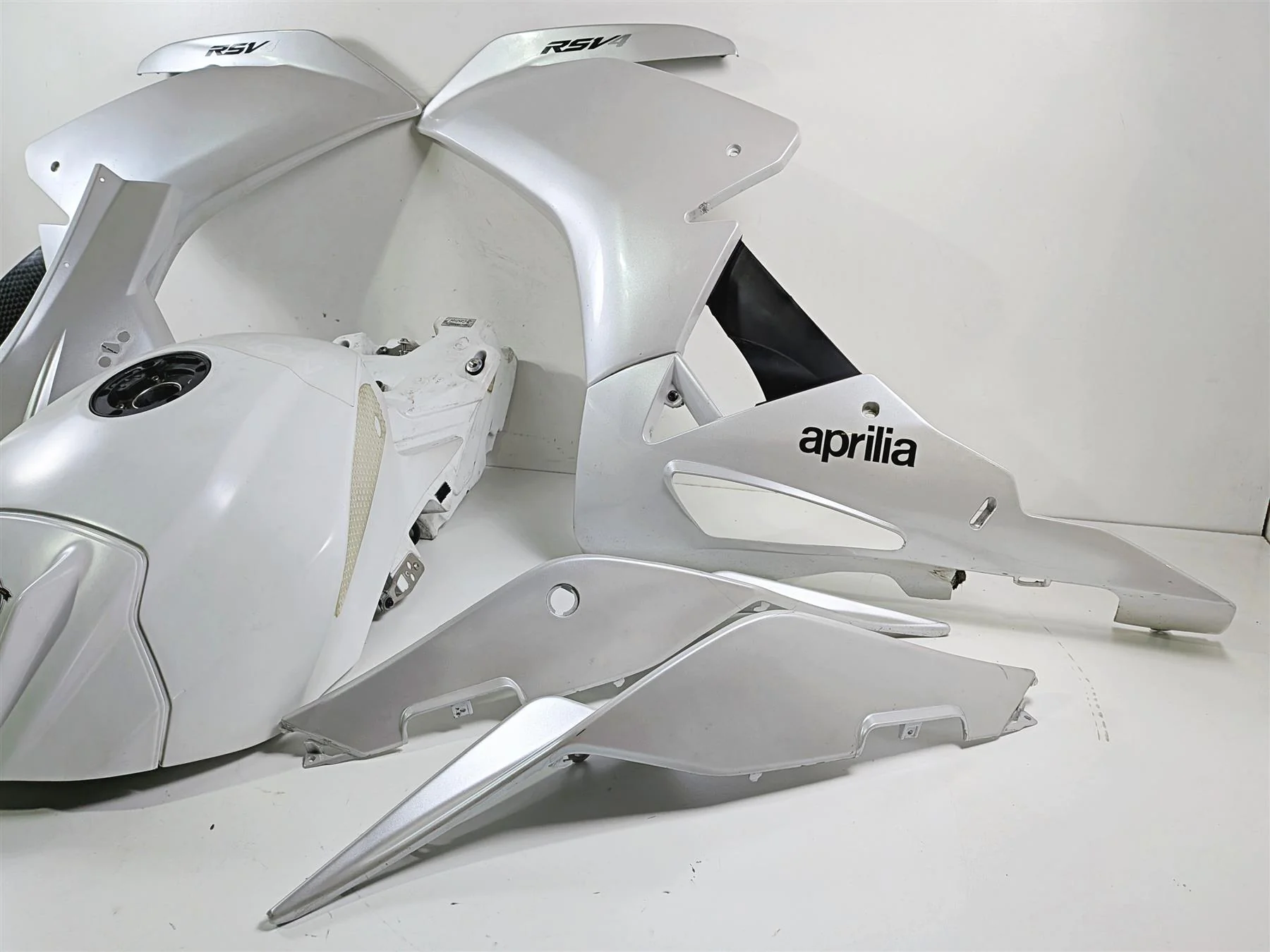 2018 Aprilia RSV4 RR Full Aftermarket Fairing Cover Set + Fuel Gas Tank -Video - Image 3