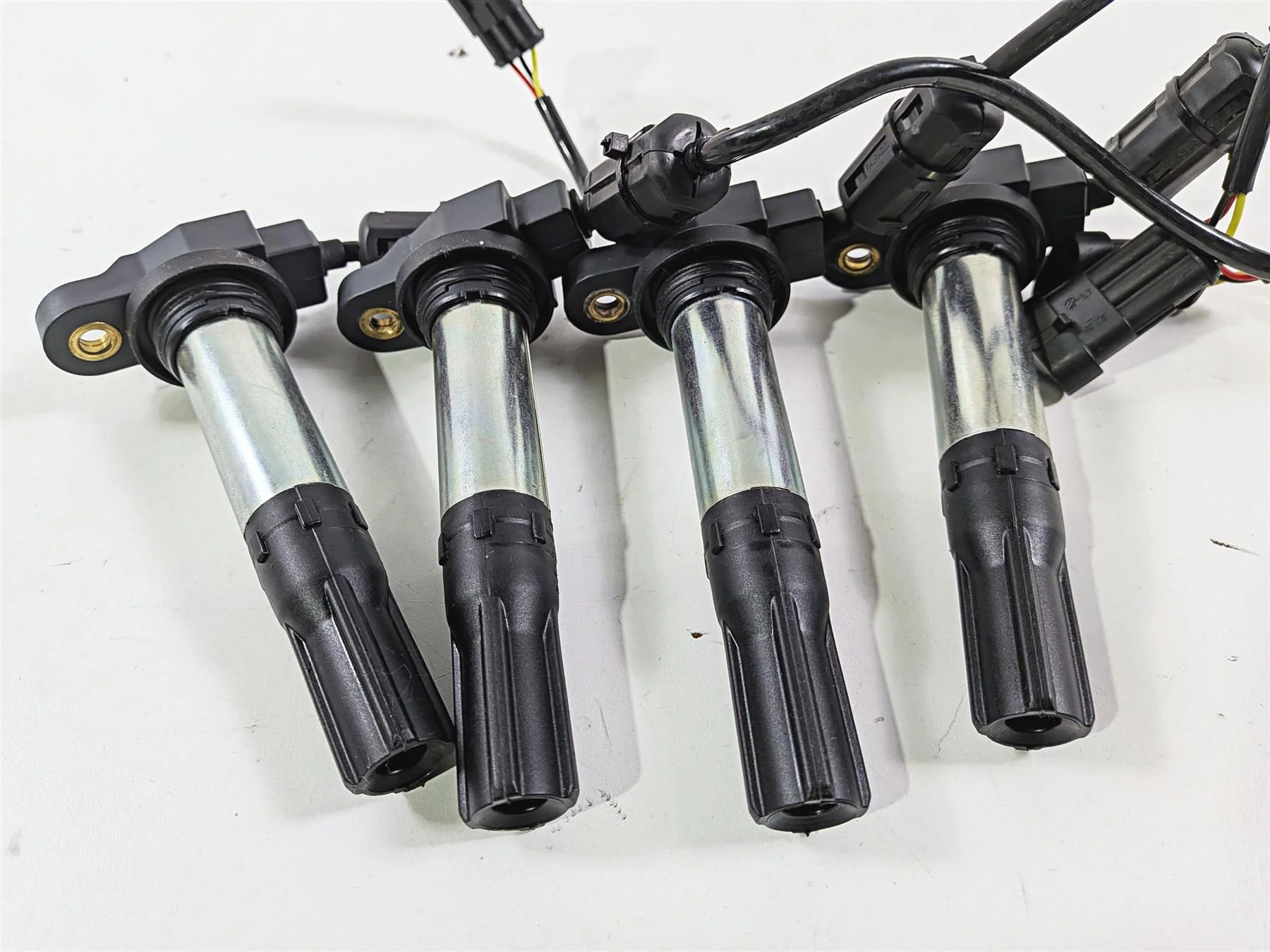 2018 Aprilia RSV4 RR Ignition Coils Stick Coil Set 857084 857501 - Image 11