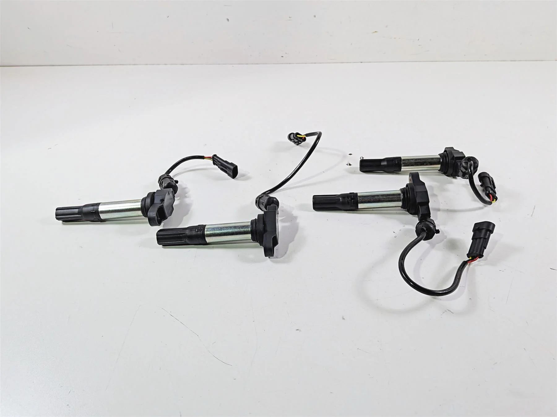2018 Aprilia RSV4 RR Ignition Coils Stick Coil Set 857084 857501 - Image 5