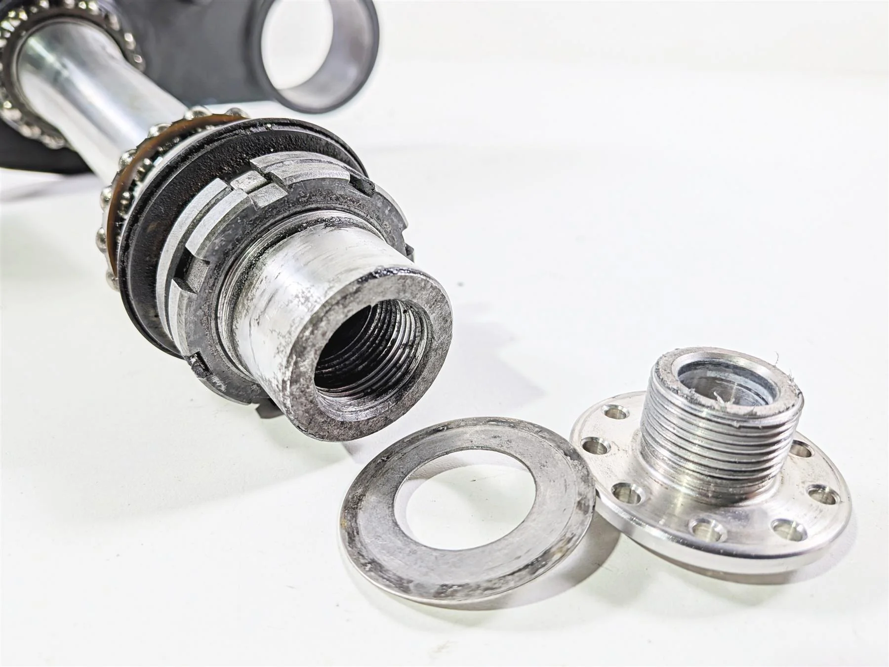 2018 Aprilia RSV4 RR Lower Triple Tree Steering Clamp 2B003923 848736 890848 - Image 9