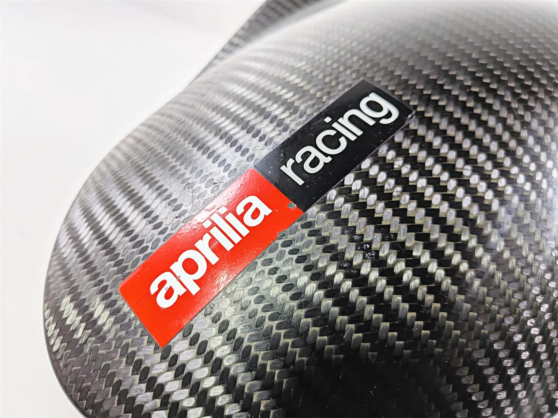 2018 Aprilia RSV4 RR Oem Front Carbon Fender Guard 894988 - Image 10
