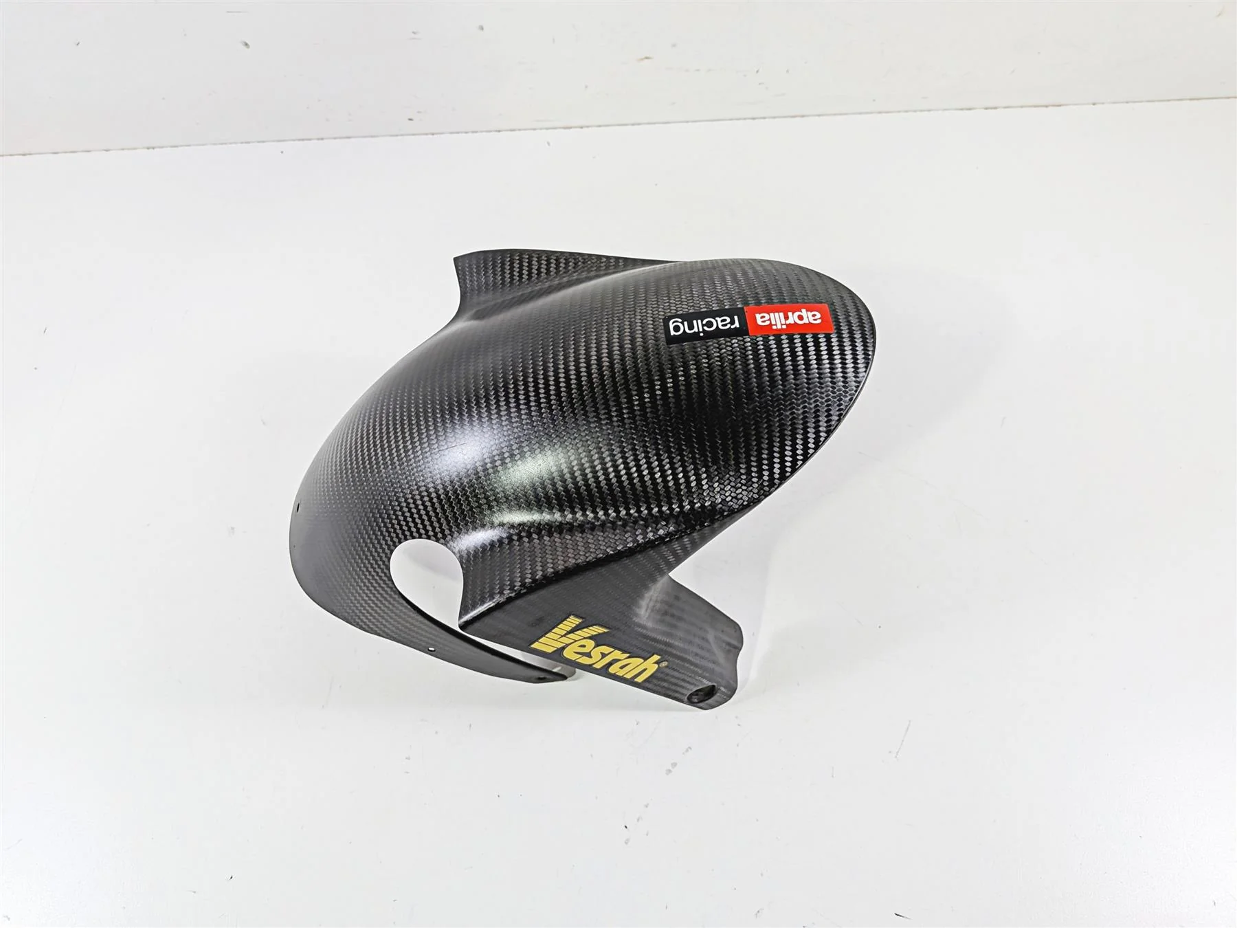 2018 Aprilia RSV4 RR Oem Front Carbon Fender Guard 894988 - Image 2