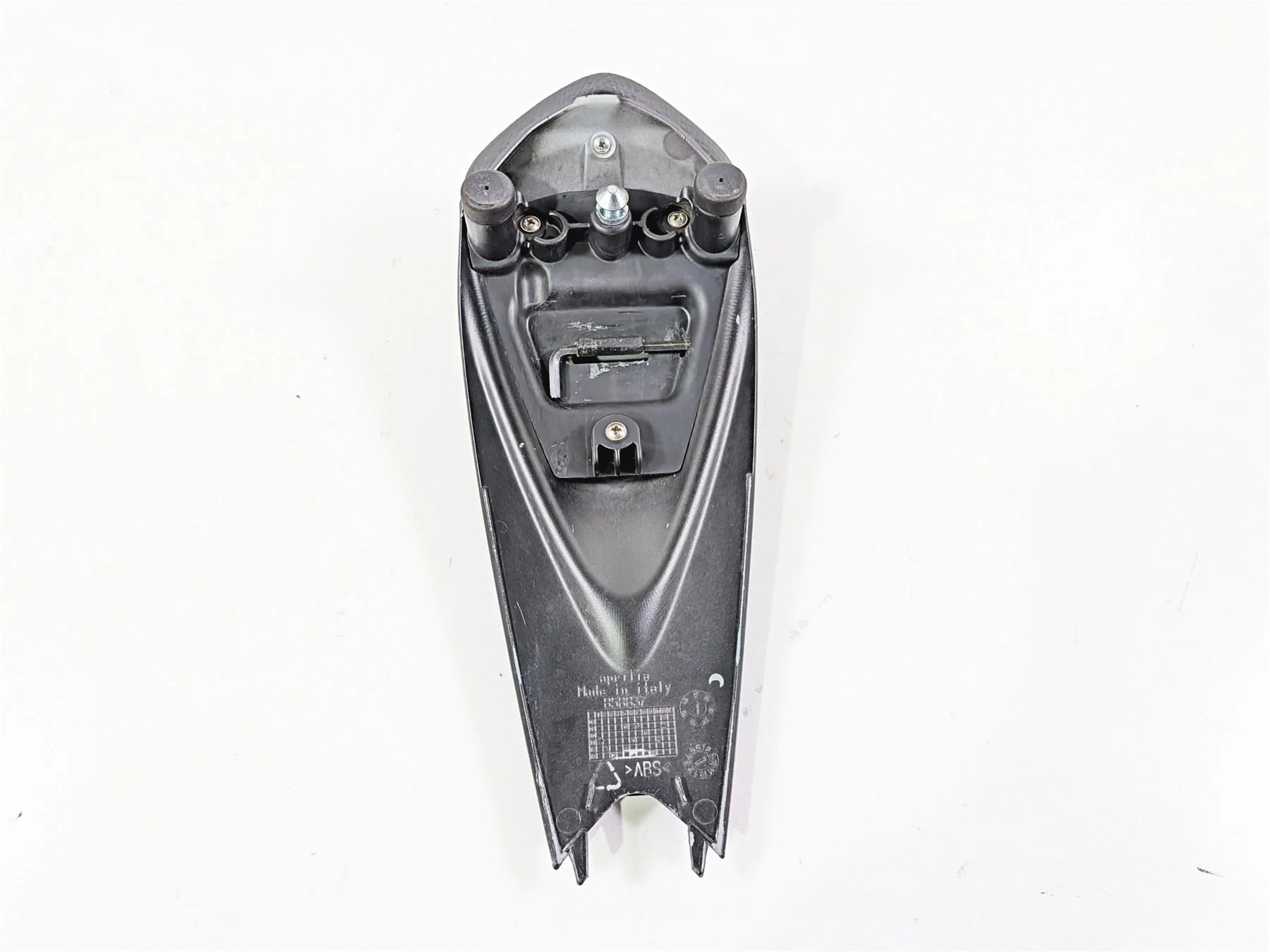 2018 Aprilia RSV4 RR Rear Passenger Seat Cover Fairing + Pad 858837 - Image 6