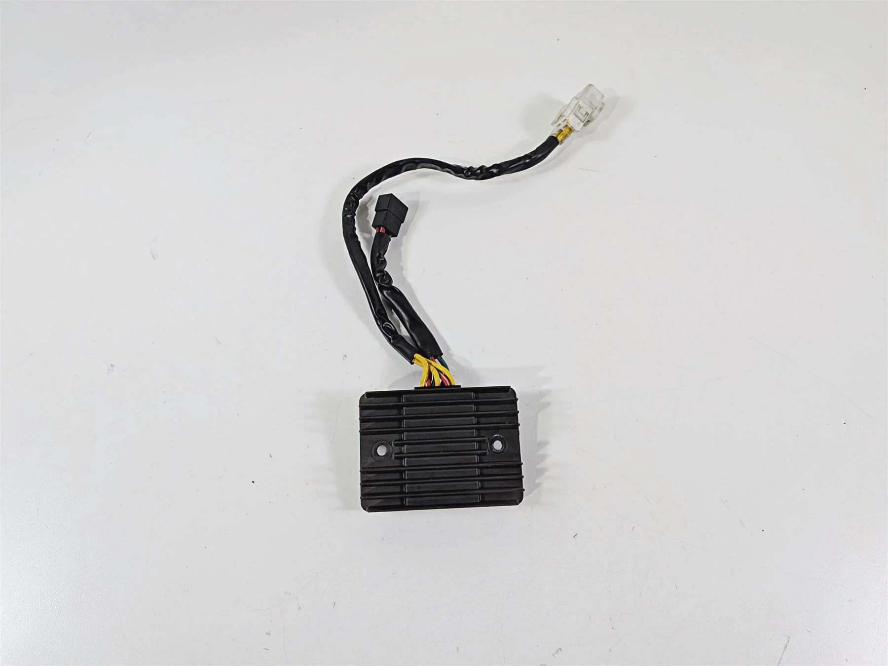2018 Aprilia RSV4 RR Rectifier Voltage Regulator B043488 - Image 12