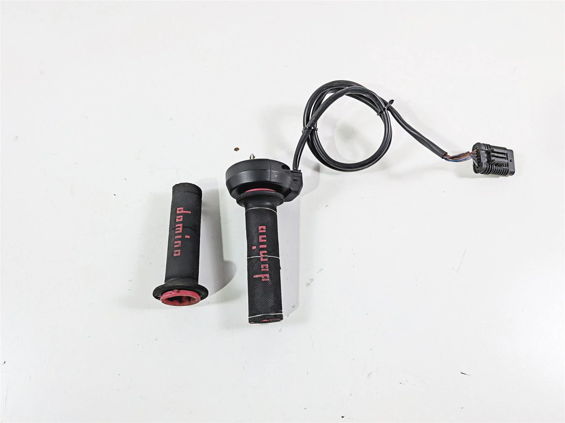 2018 Aprilia RSV4 RR Ride Fly By Wire Throttle Hand Grip 2D000095