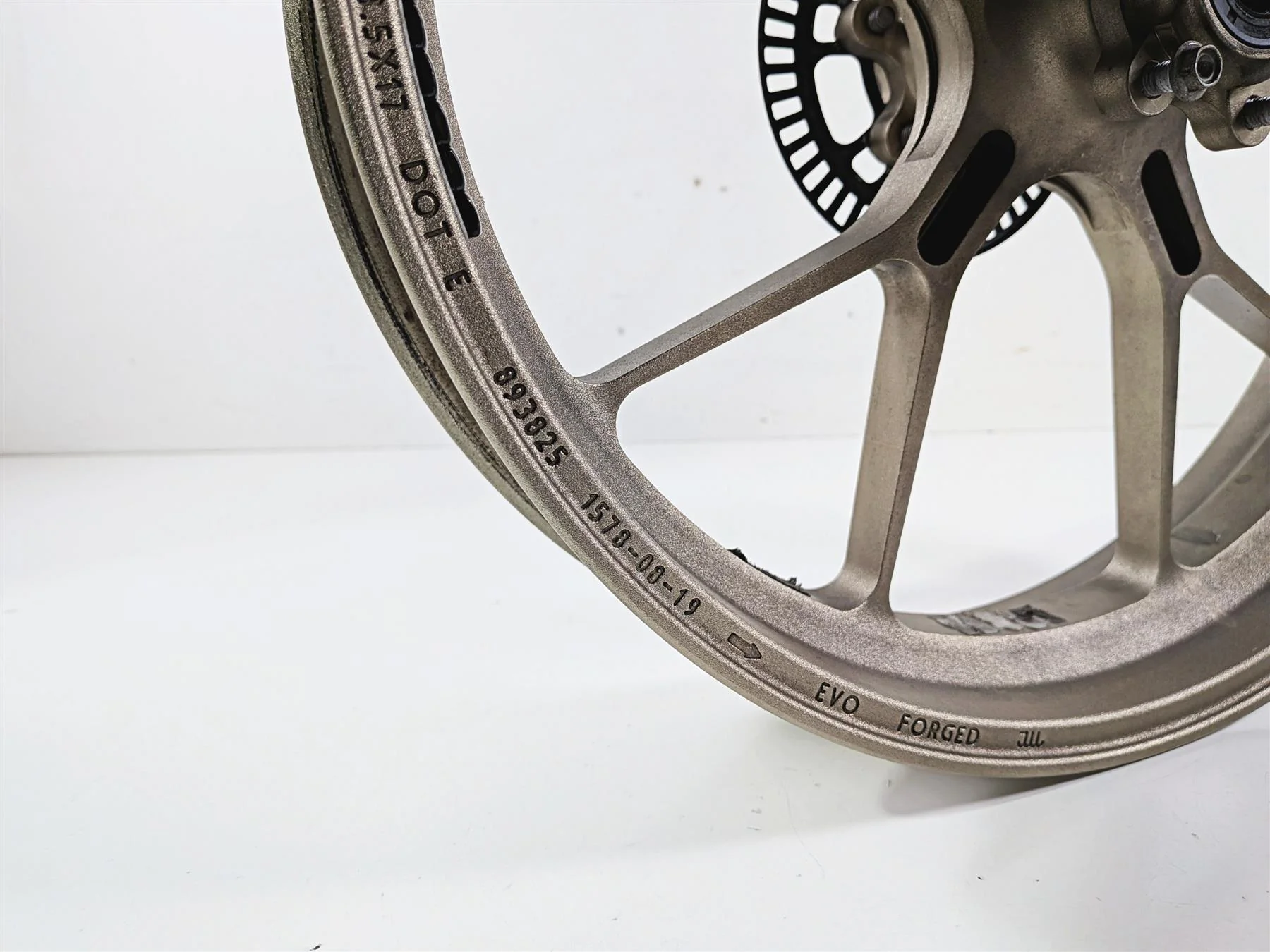 2018 Aprilia RSV4 RR Straight Evo Forged 17x3.5 Front Wheel Aluminum 2B0058766 - Image 7