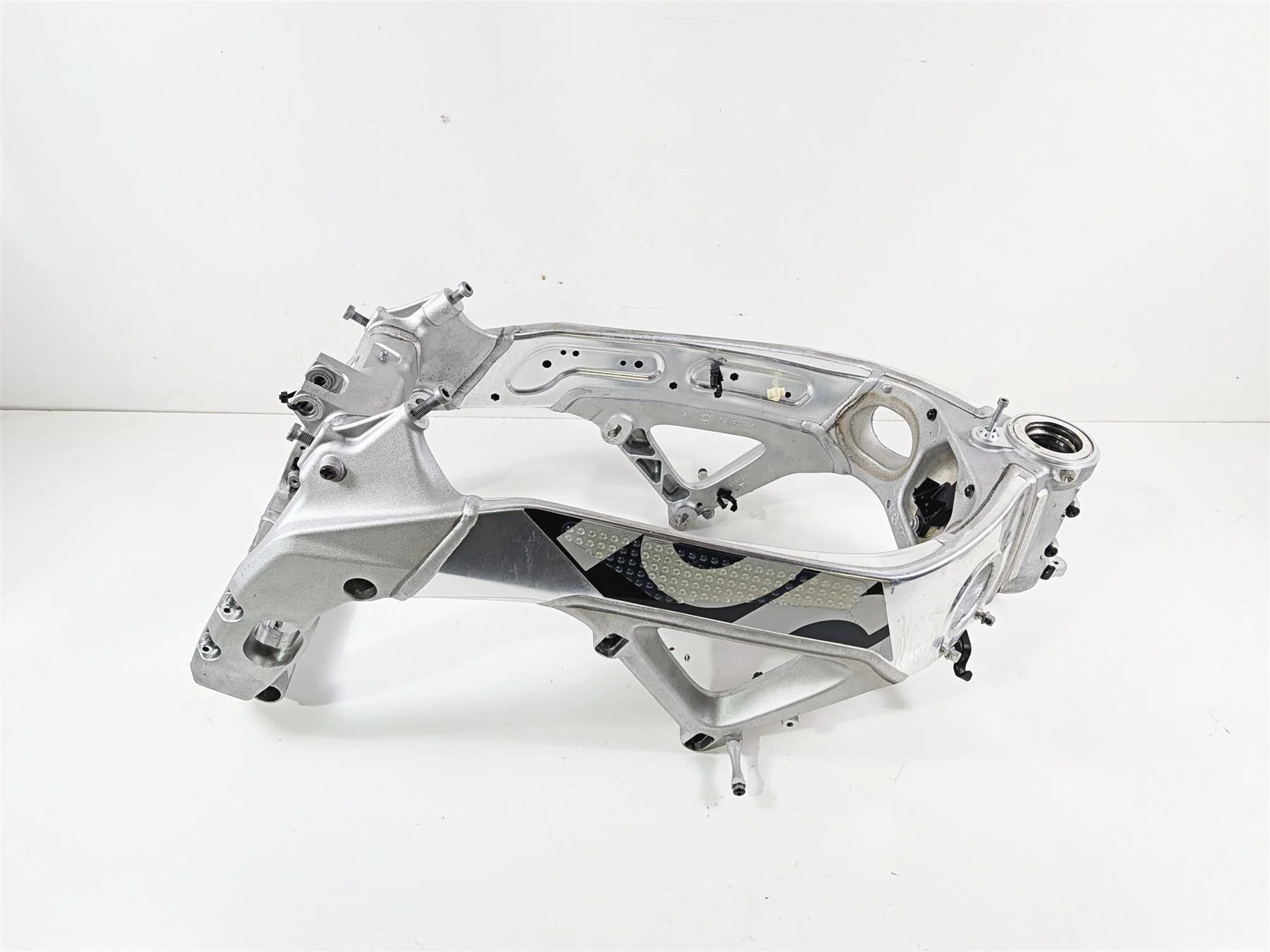 2018 Aprilia RSV4 RR Straight Main Frame Chassis With California Salvage Title 8954604