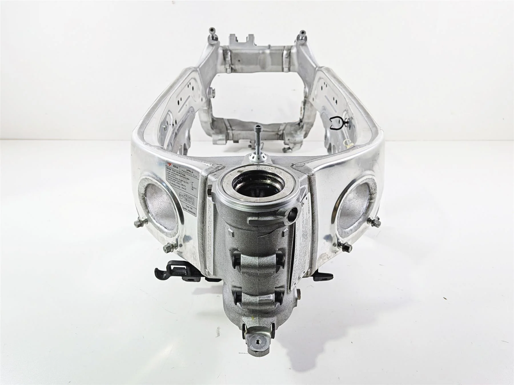2018 Aprilia RSV4 RR Straight Main Frame Chassis With California Salvage Title 8954604 - Image 5