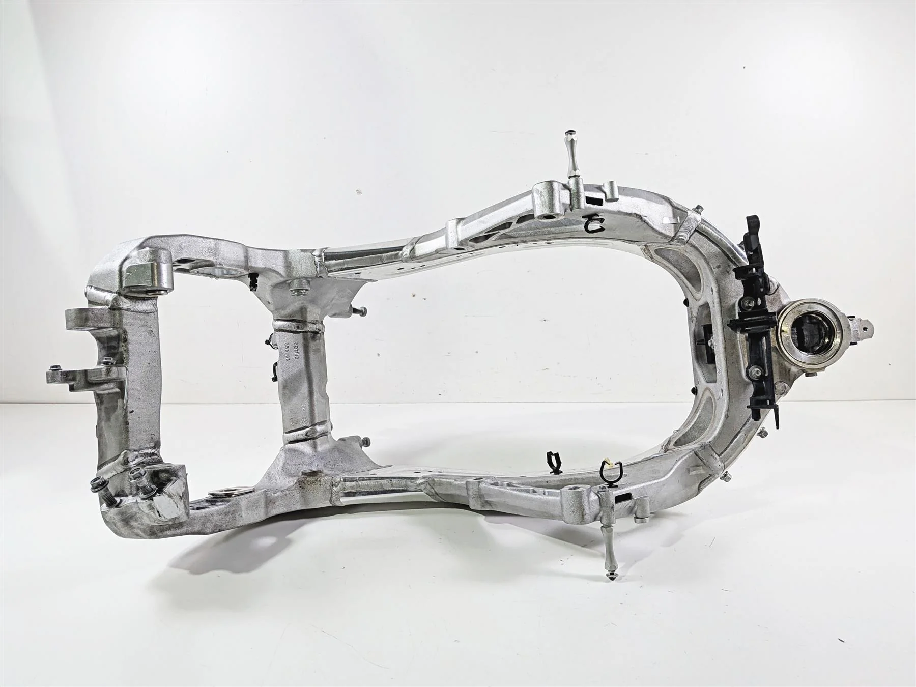 2018 Aprilia RSV4 RR Straight Main Frame Chassis With California Salvage Title 8954604 - Image 6