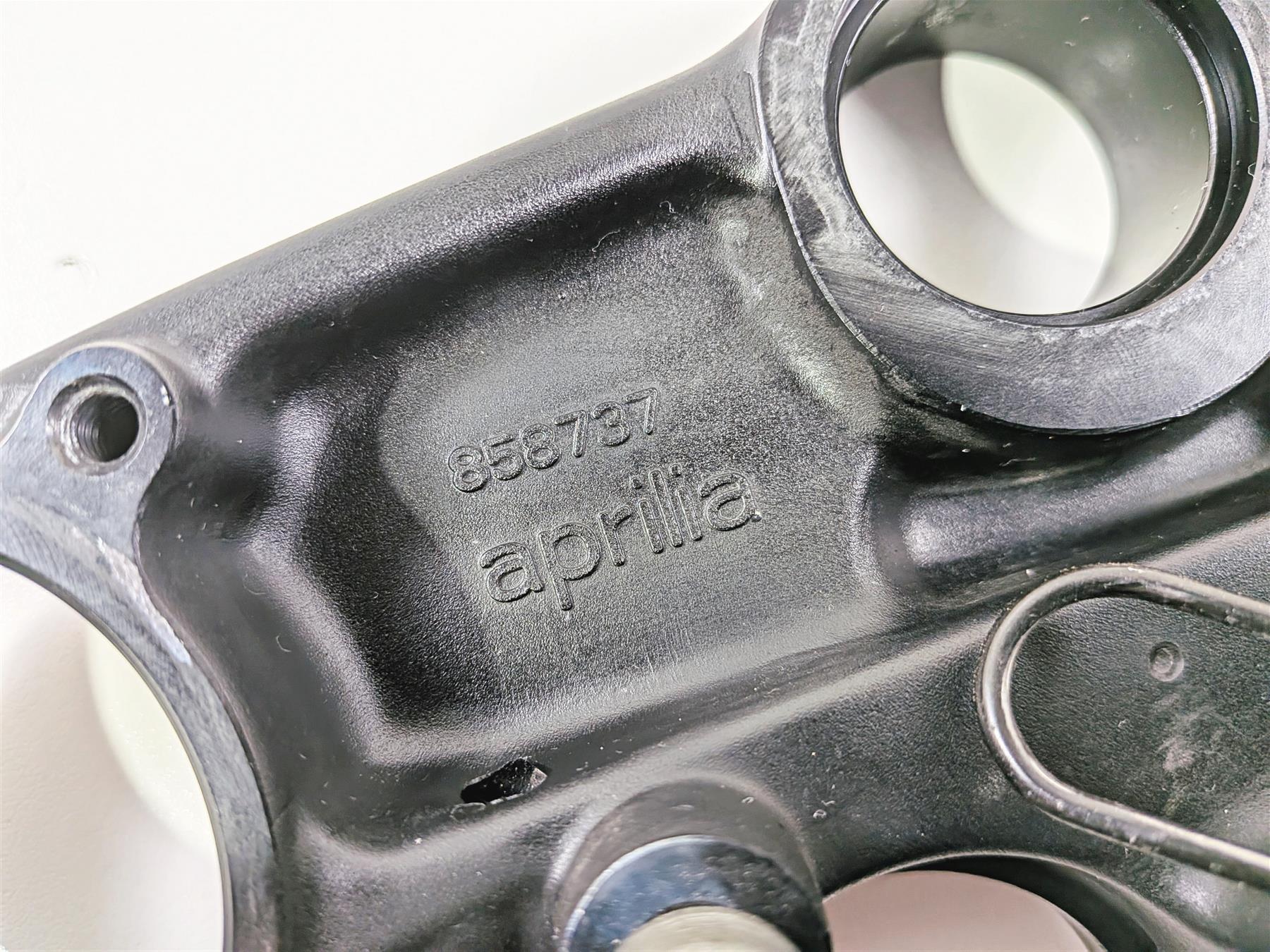 2018 Aprilia RSV4 RR Upper Triple Tree Steering Clamp 2B003830 858737 - Image 8