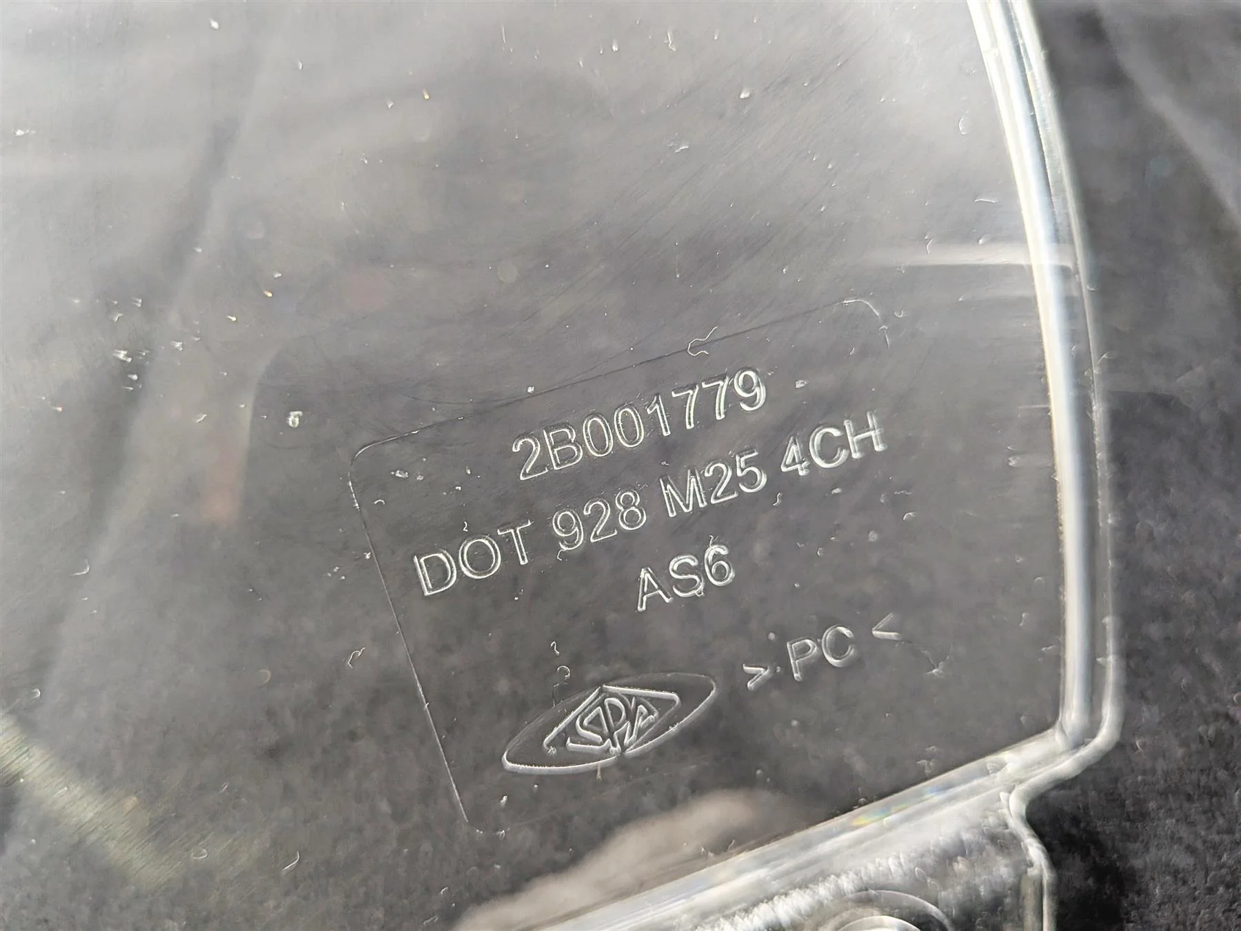 2018 Aprilia RSV4 RR Windshield Wind Shield Screen Oem 2B001779 - Image 8