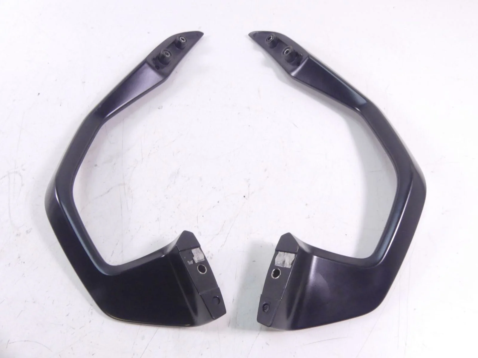 2018 BMW K1600 Bagger Rear Passenger Grip Grab Handle Set 46548566498 4654856649 - Image 3