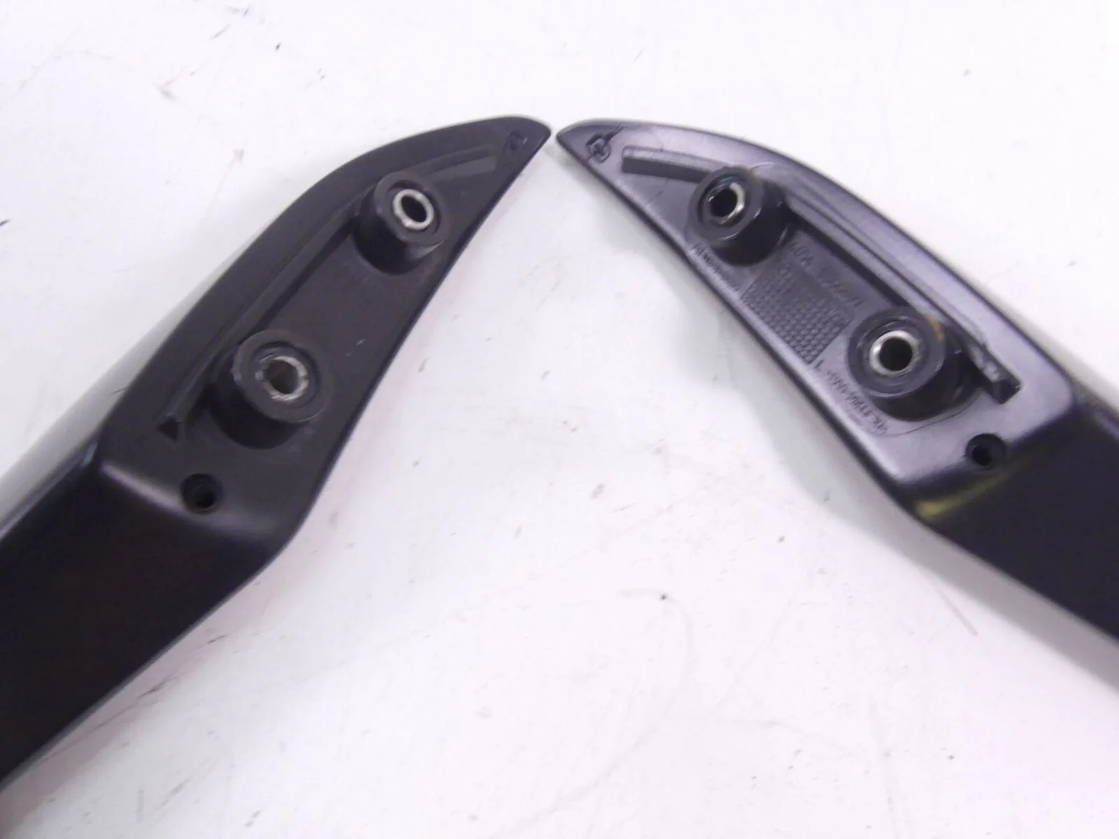 2018 BMW K1600 Bagger Rear Passenger Grip Grab Handle Set 46548566498 4654856649 - Image 4