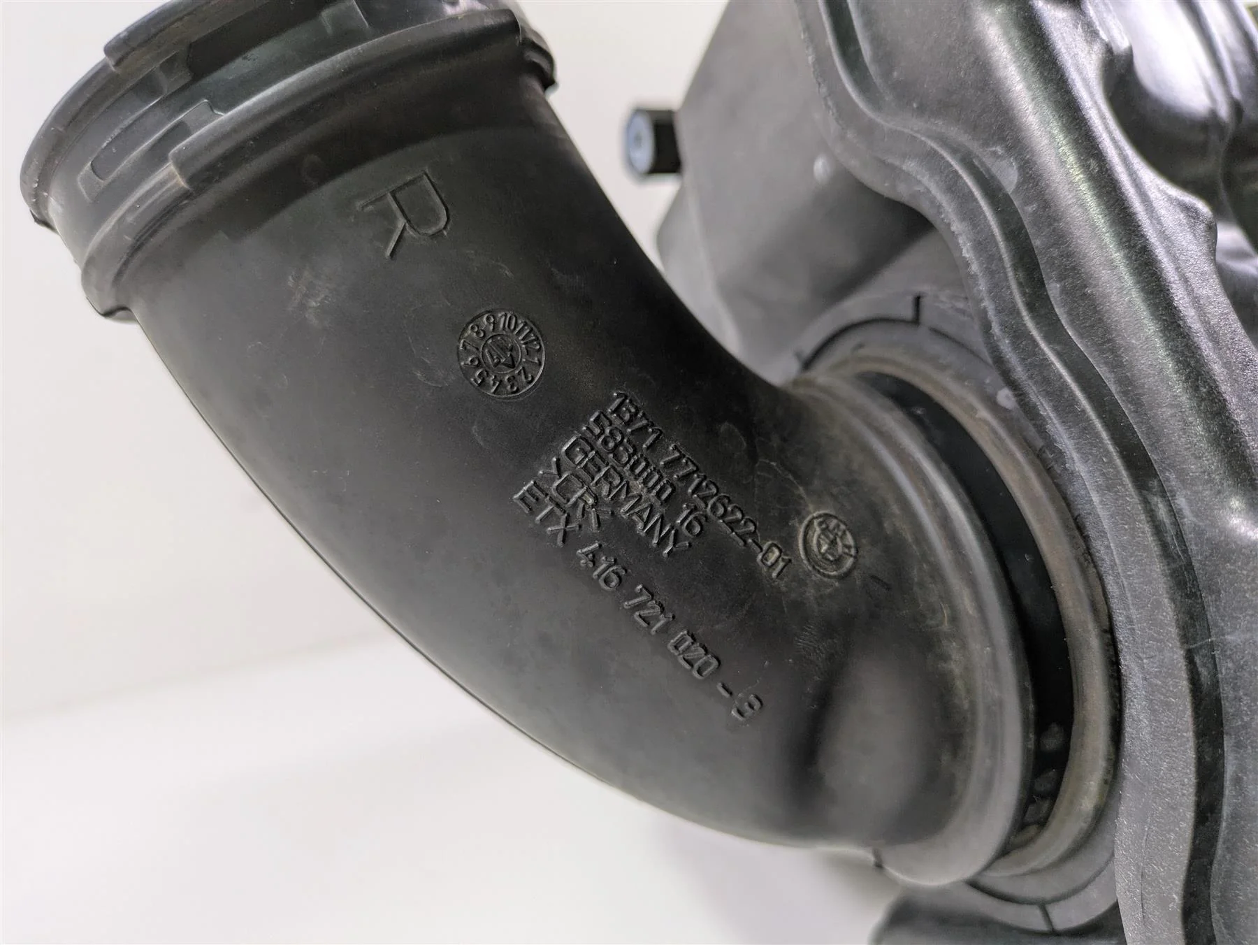 2018 BMW R nineT Urban GS K33 Air Box Filter Cleaner Breather 13717720354 - Image 11