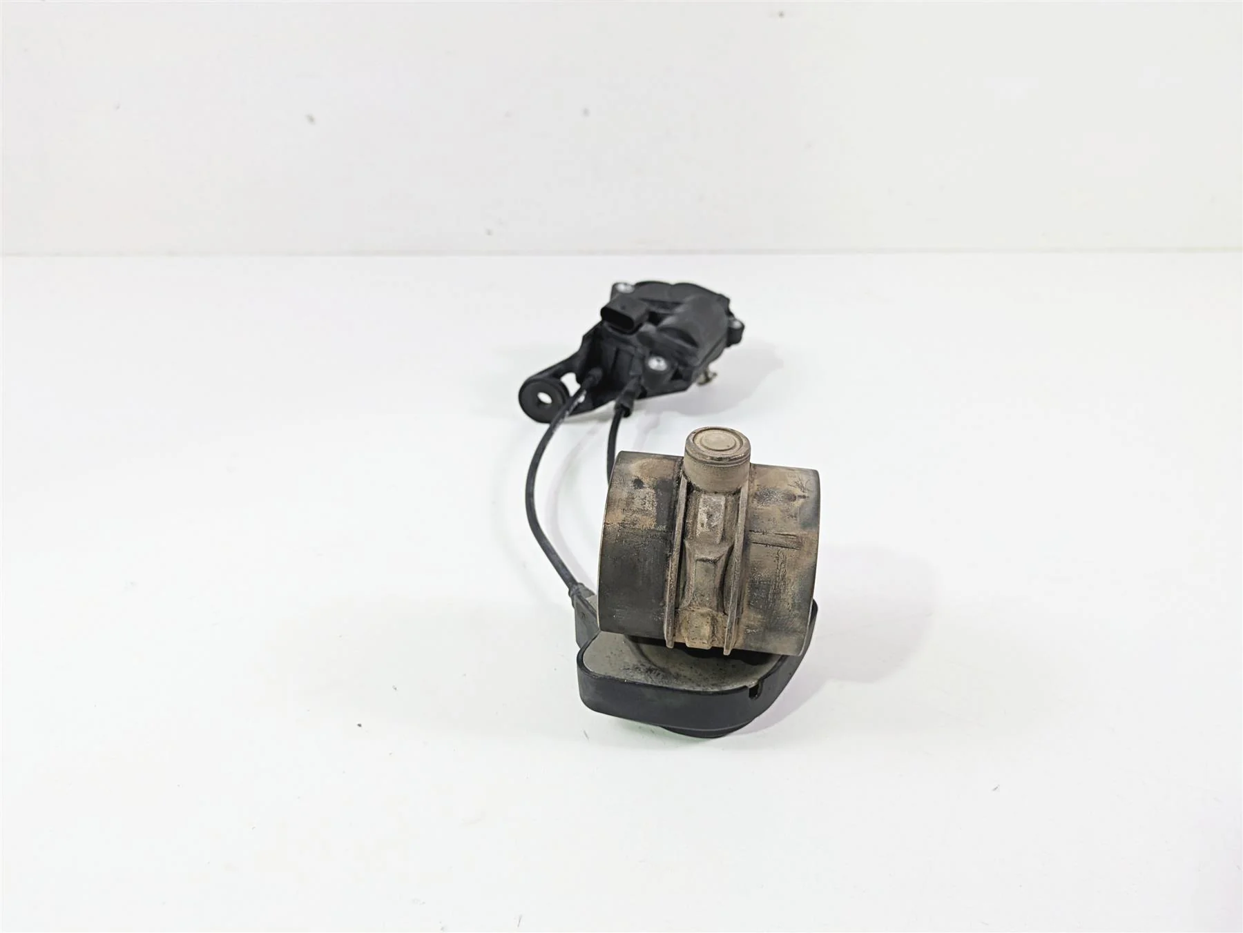2018 BMW R nineT Urban GS K33 Exhaust Valve Flap & Servo Motor D=57 18518546552 - Image 3