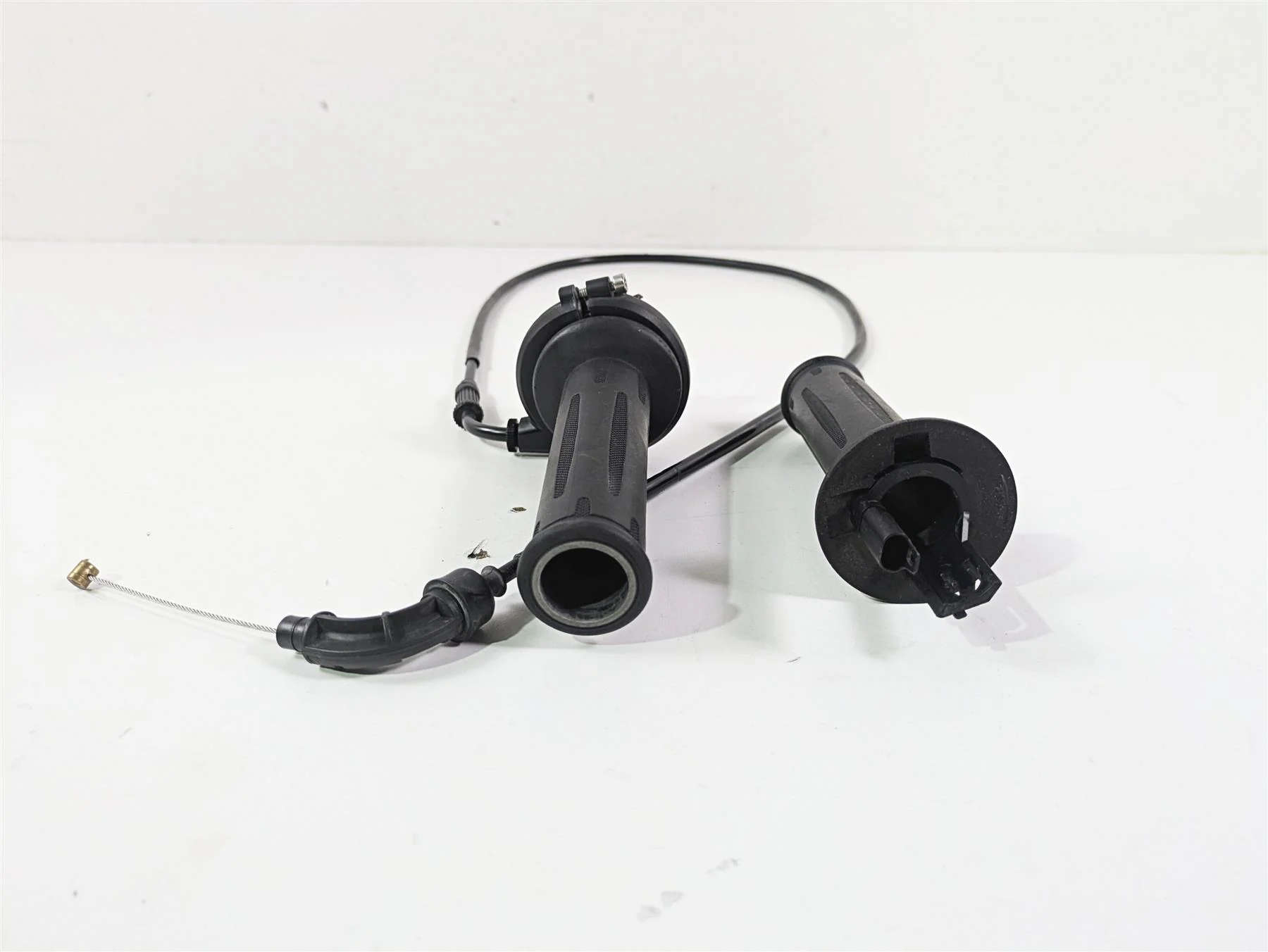 2018 BMW R nineT Urban GS K33 Heated Hand Grip Set 61318565847 61318566508 - Image 3