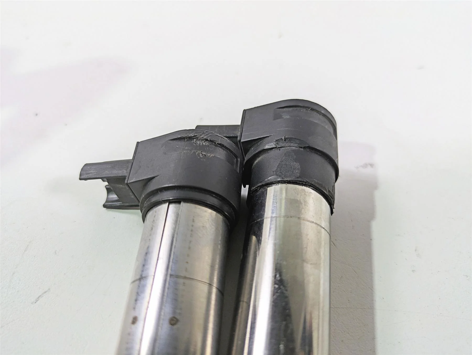 2018 BMW R nineT Urban GS K33 Ignition Coil Stick L-Bow Set 12138560173 - Image 12