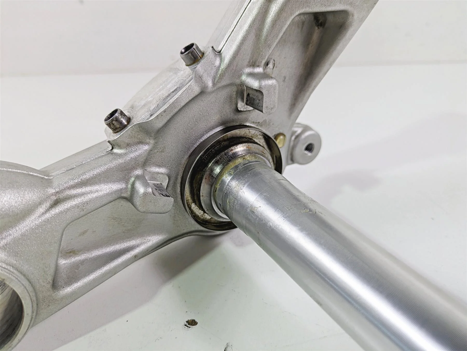 2018 BMW R nineT Urban GS K33 Lower Triple Tree Steering Clamp 31428560399 - Image 11