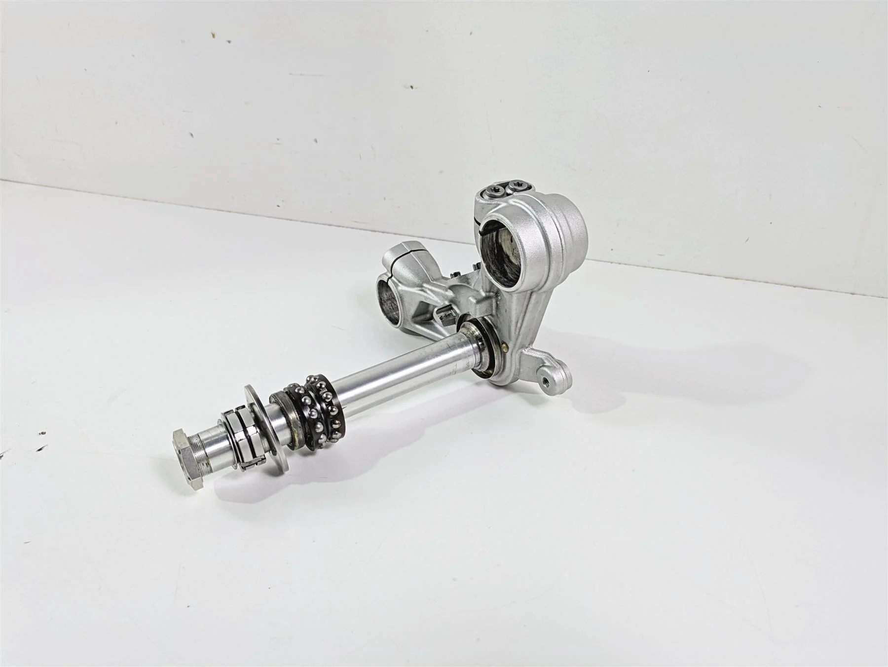 2018 BMW R nineT Urban GS K33 Lower Triple Tree Steering Clamp 31428560399 - Image 12