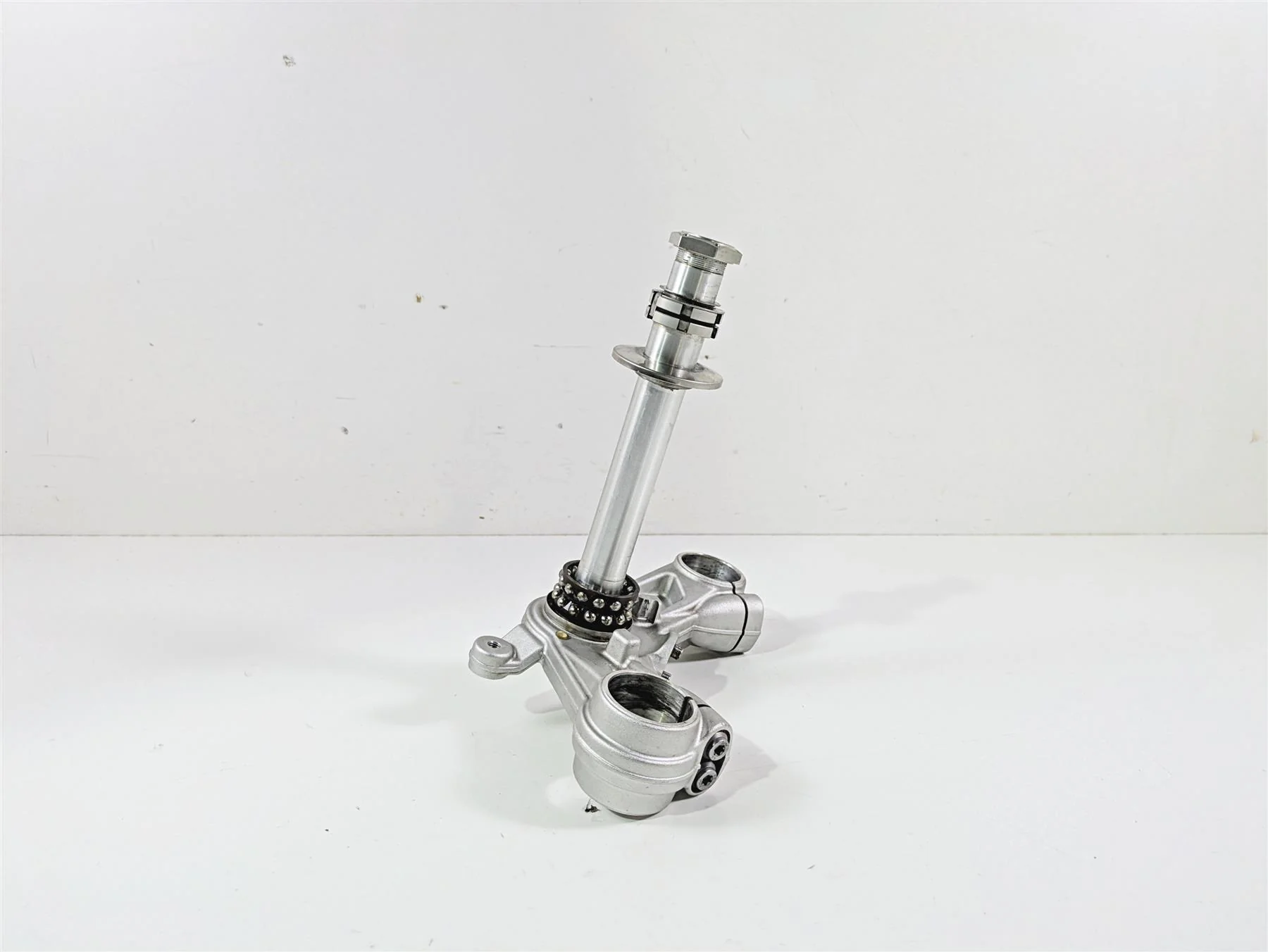 2018 BMW R nineT Urban GS K33 Lower Triple Tree Steering Clamp 31428560399 - Image 3