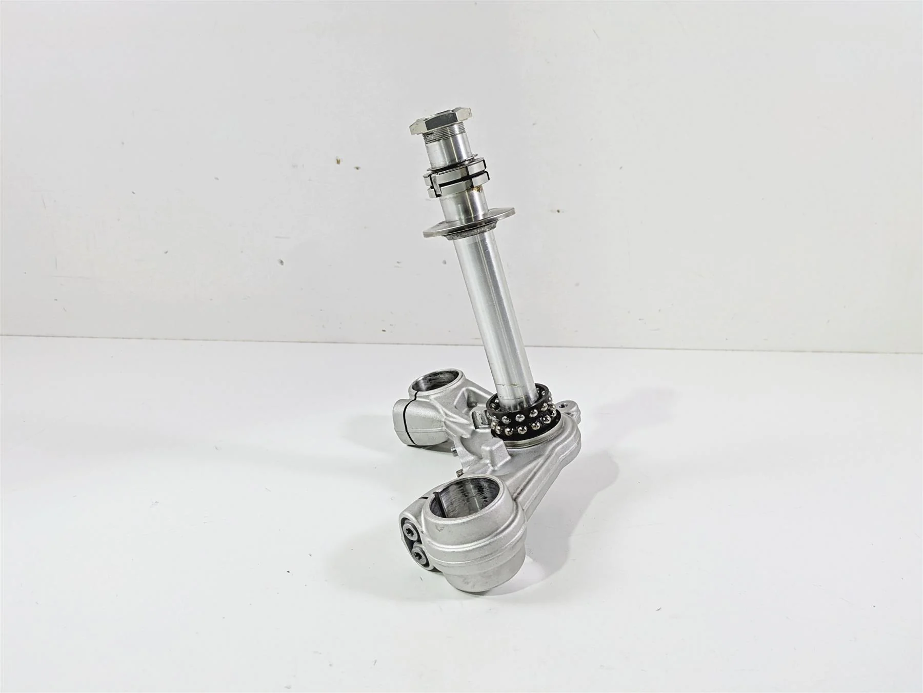 2018 BMW R nineT Urban GS K33 Lower Triple Tree Steering Clamp 31428560399 - Image 5