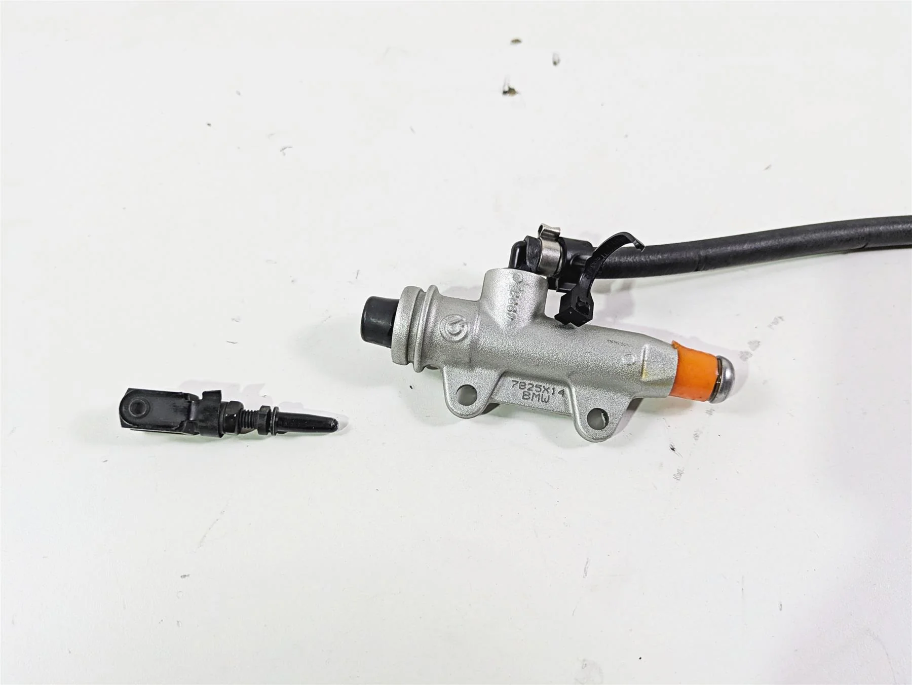 2018 BMW R nineT Urban GS K33 Rear Brembo Brake Master Cylinder 34318529423 - Image 6