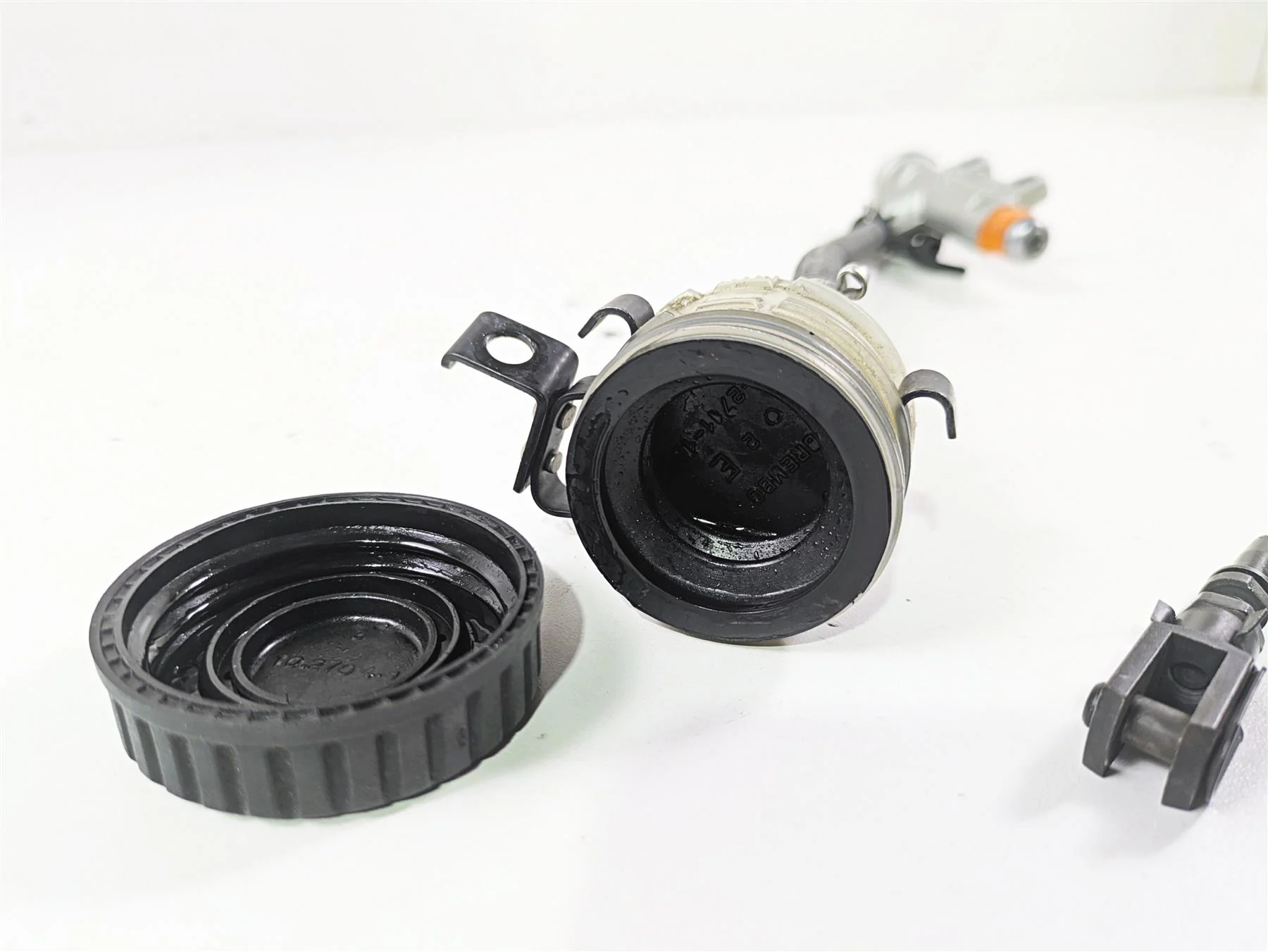 2018 BMW R nineT Urban GS K33 Rear Brembo Brake Master Cylinder 34318529423 - Image 9