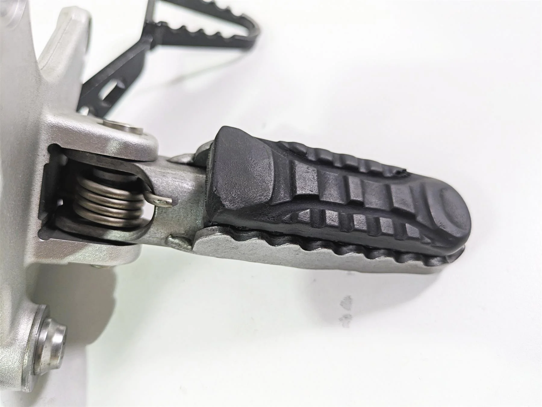 2018 BMW R nineT Urban GS K33 Right Footpeg & Brake Pedal 46718558718 - Image 11