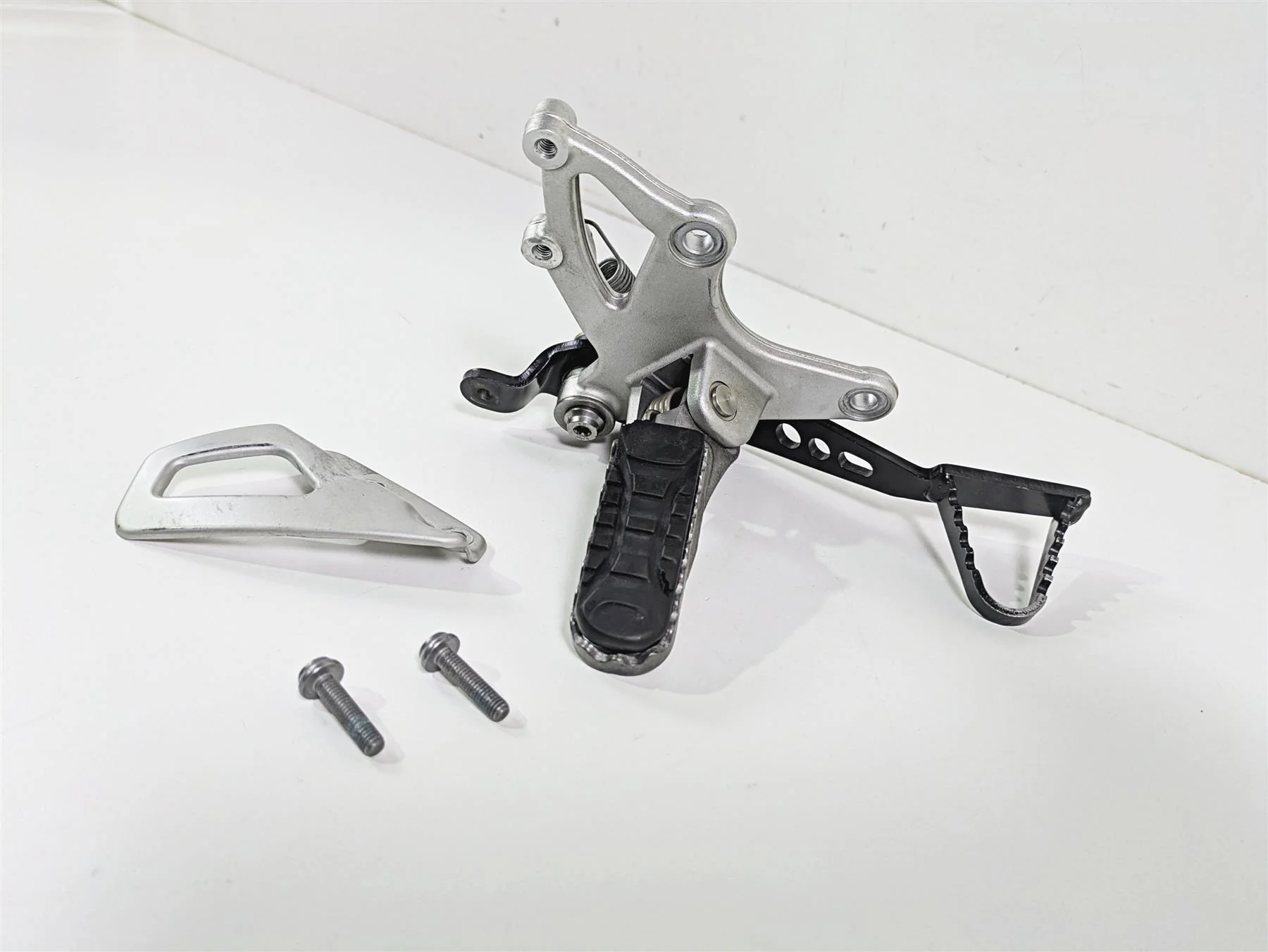 2018 BMW R nineT Urban GS K33 Right Footpeg & Brake Pedal 46718558718 - Image 12