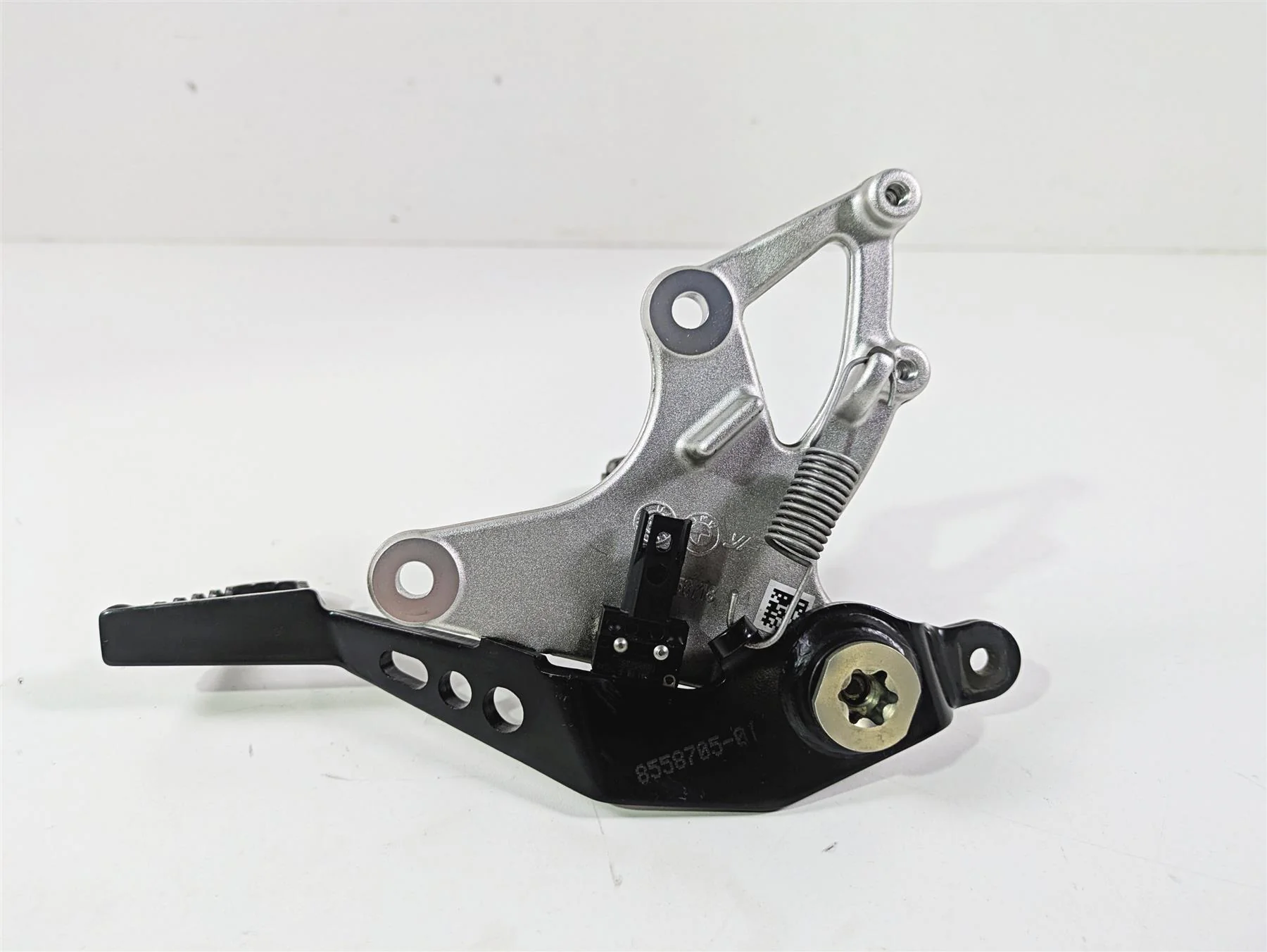2018 BMW R nineT Urban GS K33 Right Footpeg & Brake Pedal 46718558718 - Image 4
