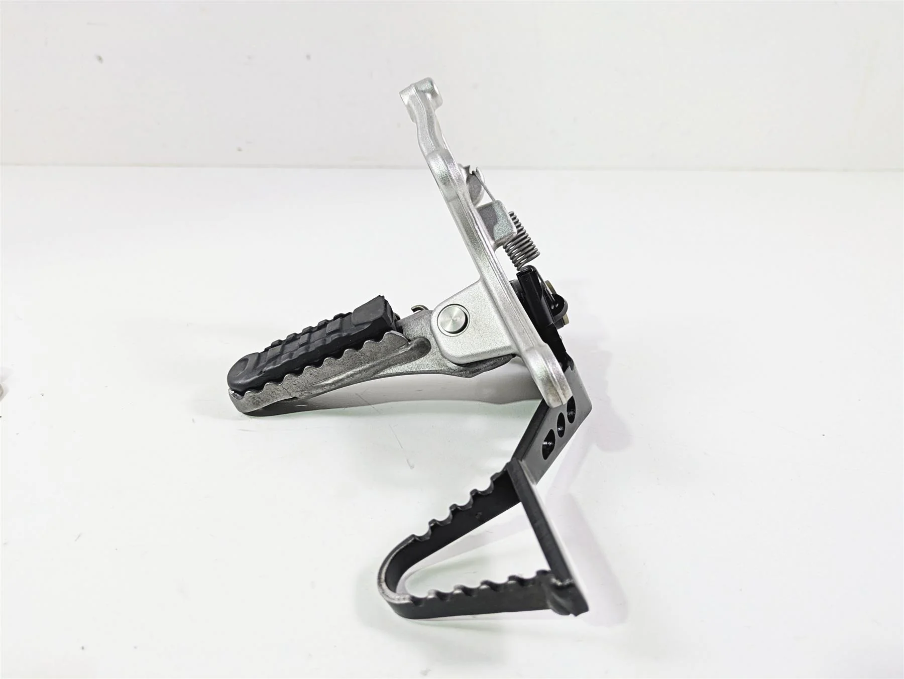 2018 BMW R nineT Urban GS K33 Right Footpeg & Brake Pedal 46718558718 - Image 5