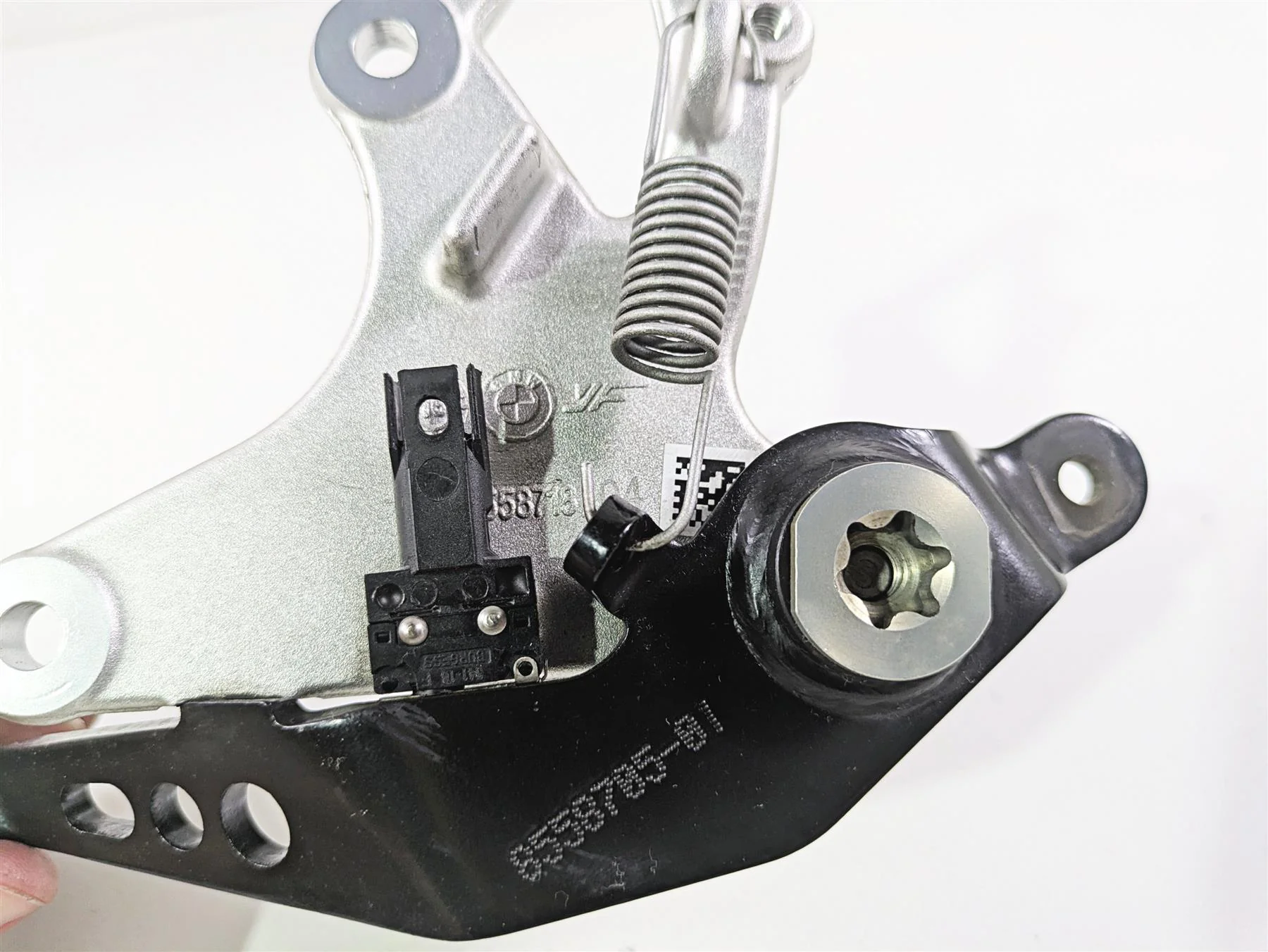 2018 BMW R nineT Urban GS K33 Right Footpeg & Brake Pedal 46718558718 - Image 6
